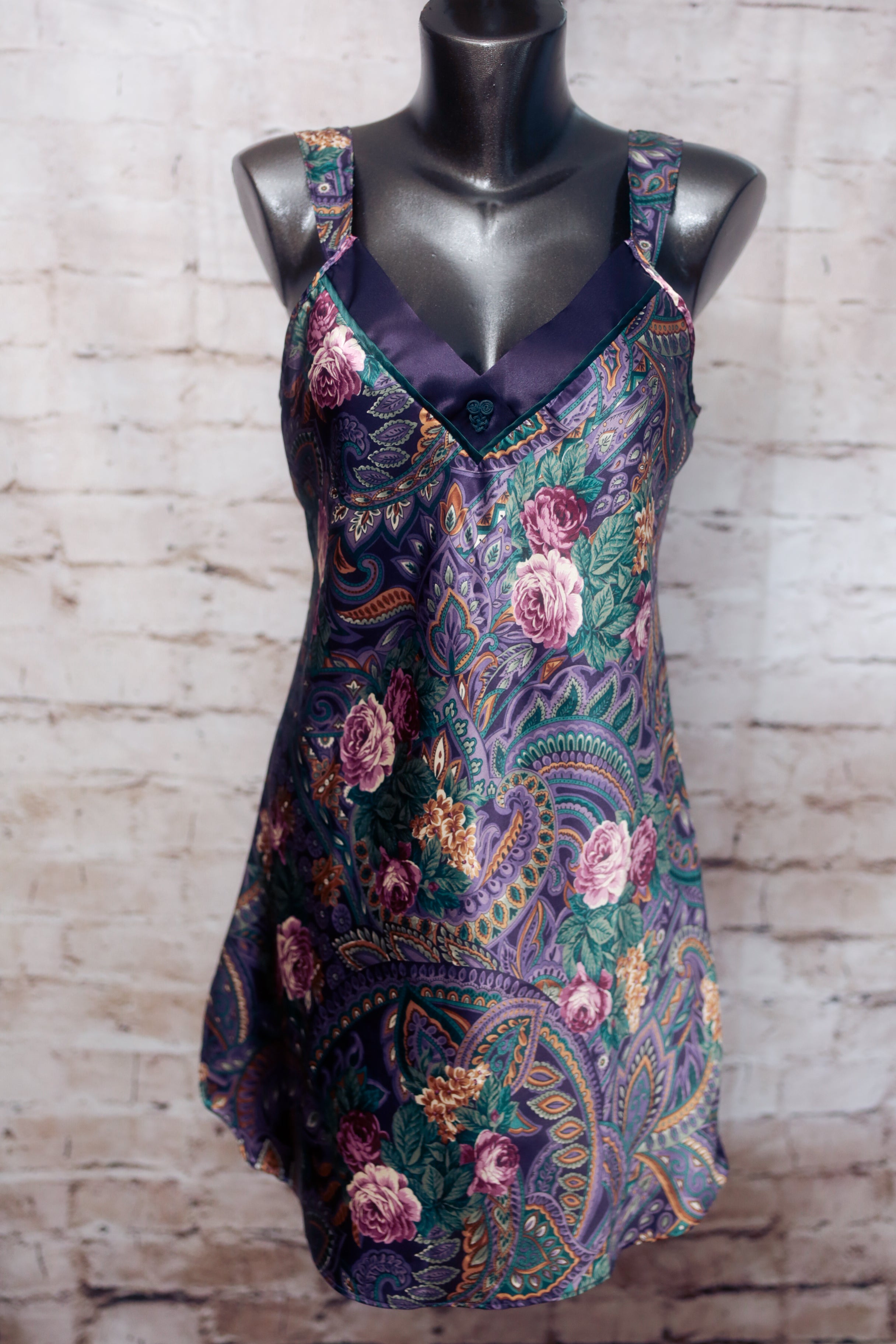 California Dynasty Vintage USA-made Paisley Cami Nightgown Lingerie: Size Medium