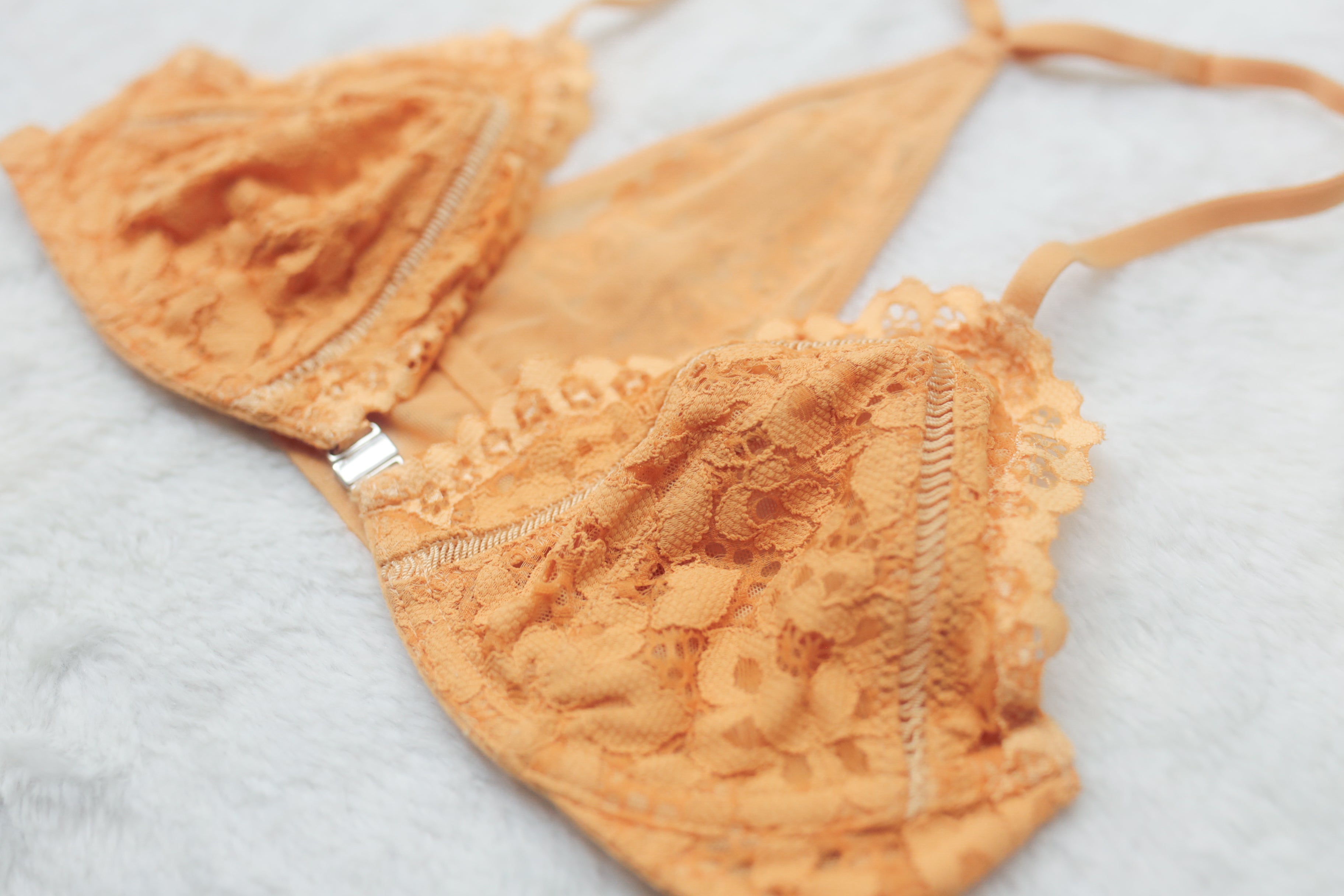 Victoria's Secret 32C Body by Victoria Unlined Plunge Underwire Bra Orange Lace