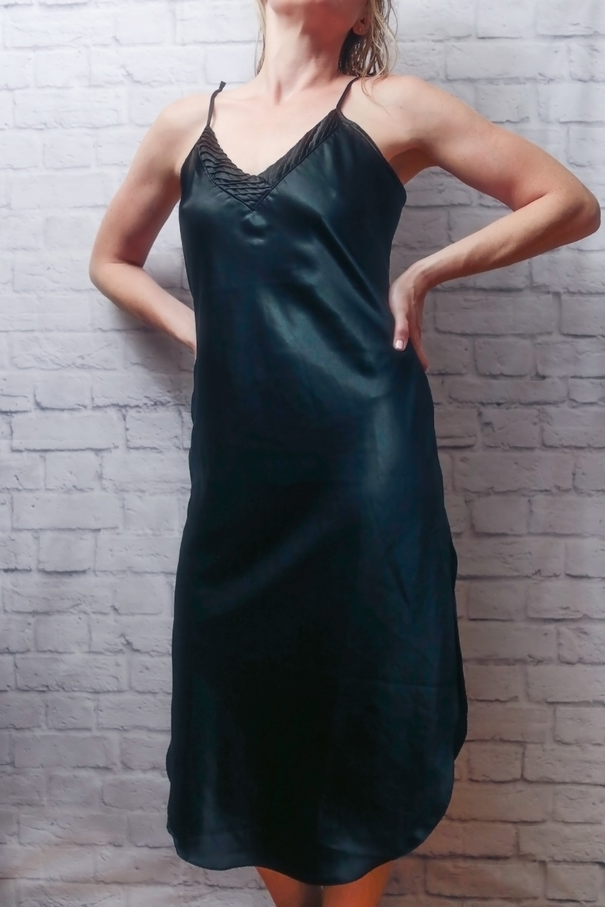 California Dynasty Vintage USA-made Black Full Slip Nightgown Lingerie: Size Medium