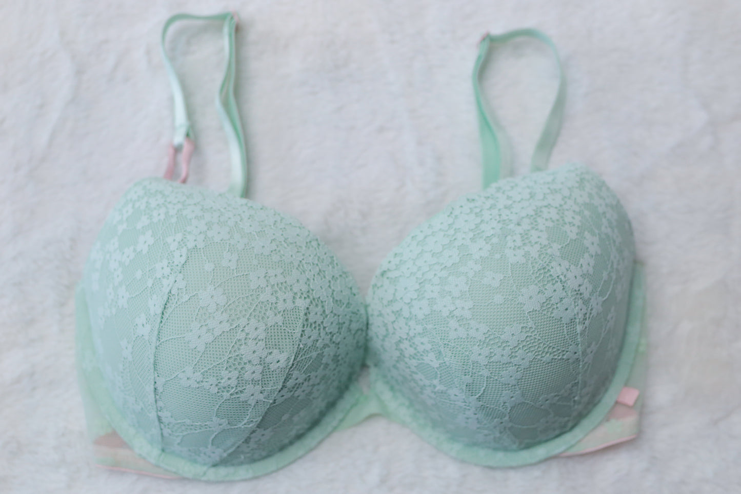 Victoria's Secret 34DD Push-up Bra Mint Lace