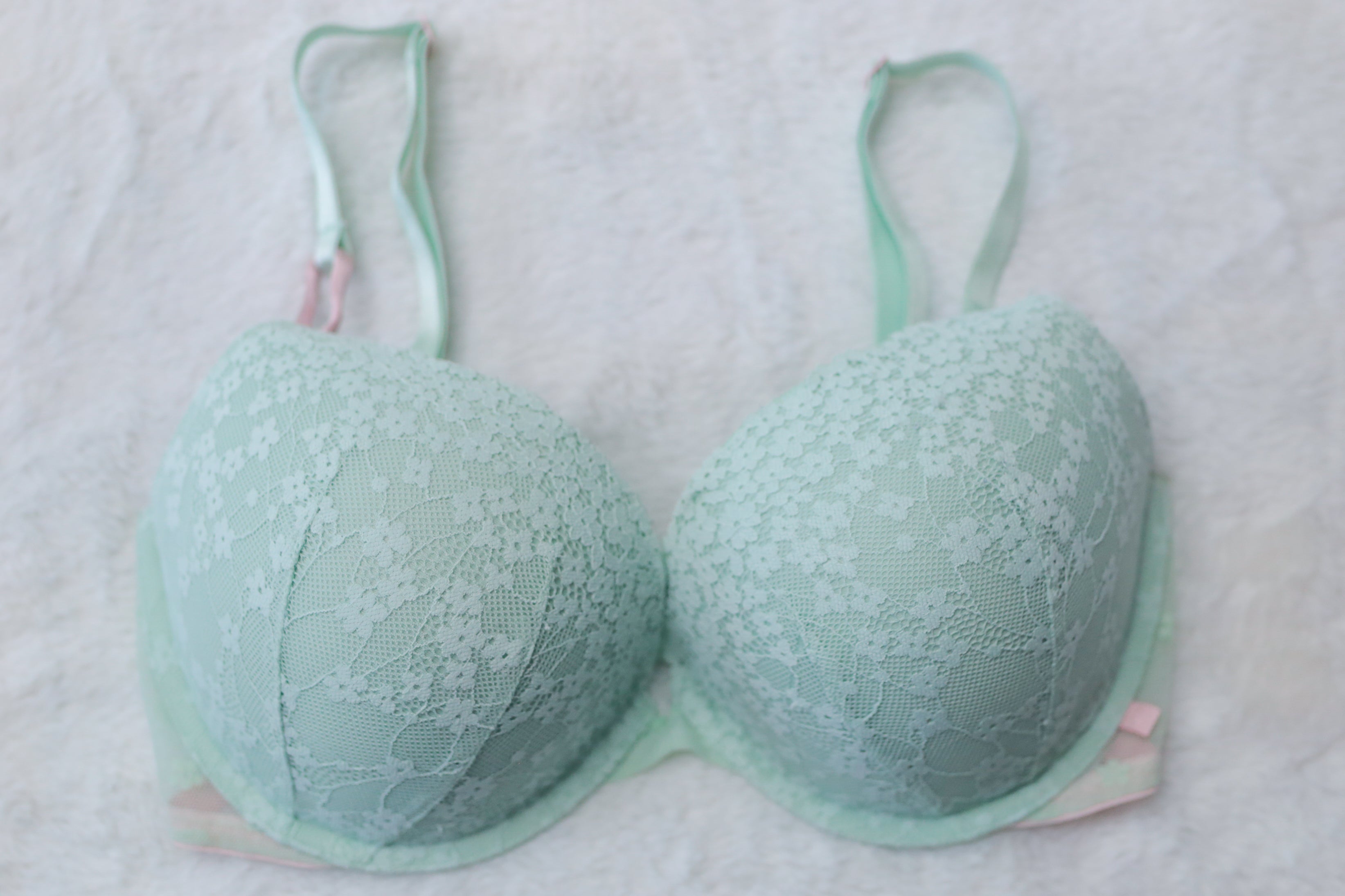 Victoria's Secret 34DD Push-up Bra Mint Lace