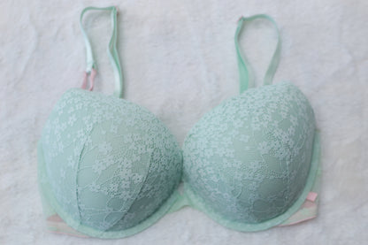 Victoria's Secret 34DD Push-up Bra Mint Lace