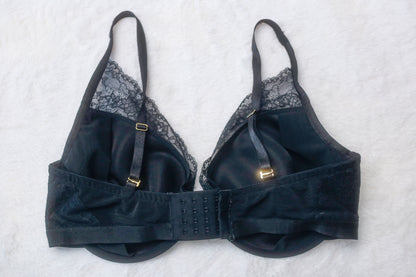 Soma 38DDD Lightest Lift Lace Plunge Bra Black