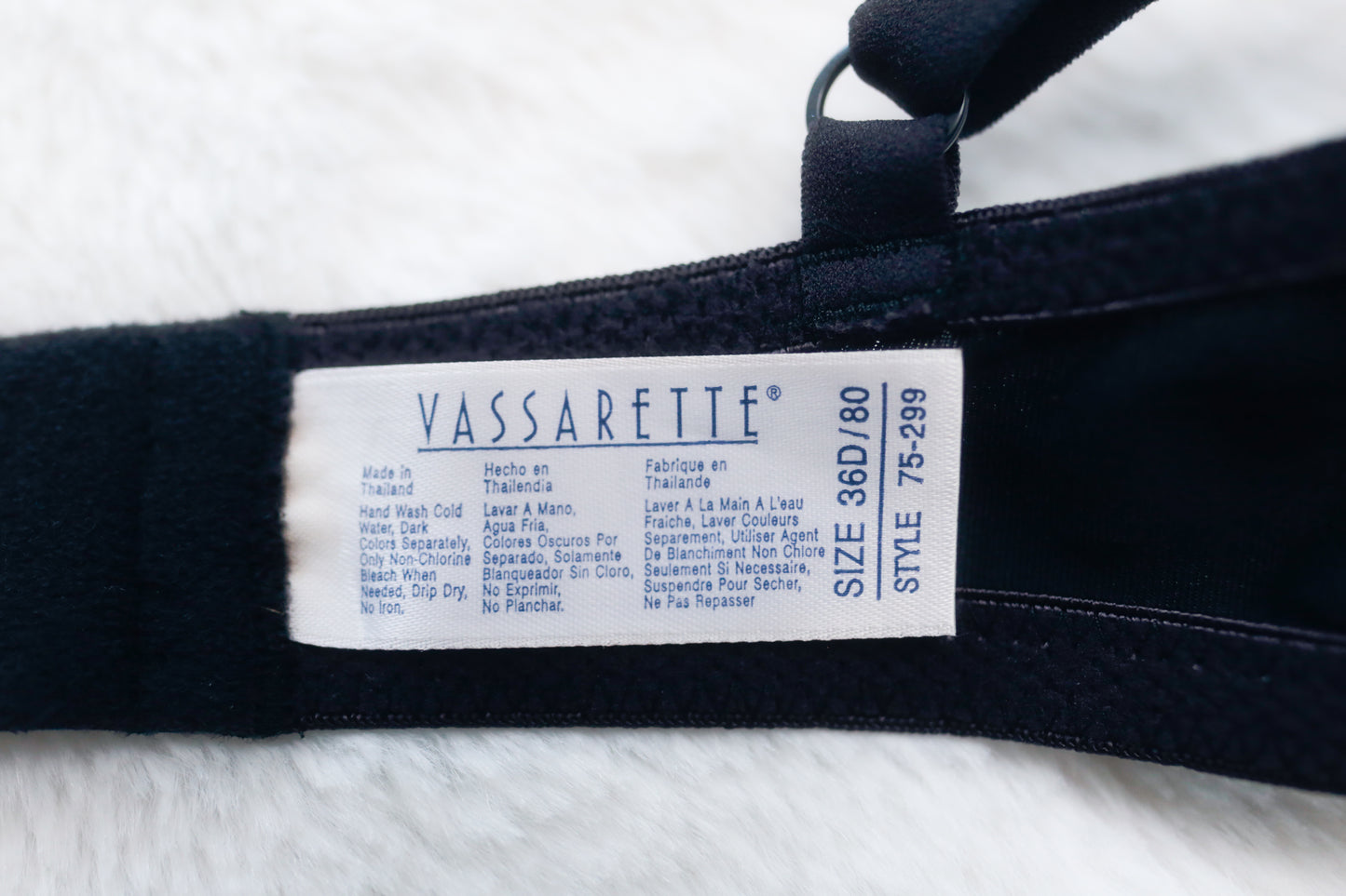 Vassarette 36D Retro Daisy Embroidered Underwire Bra Blue Black