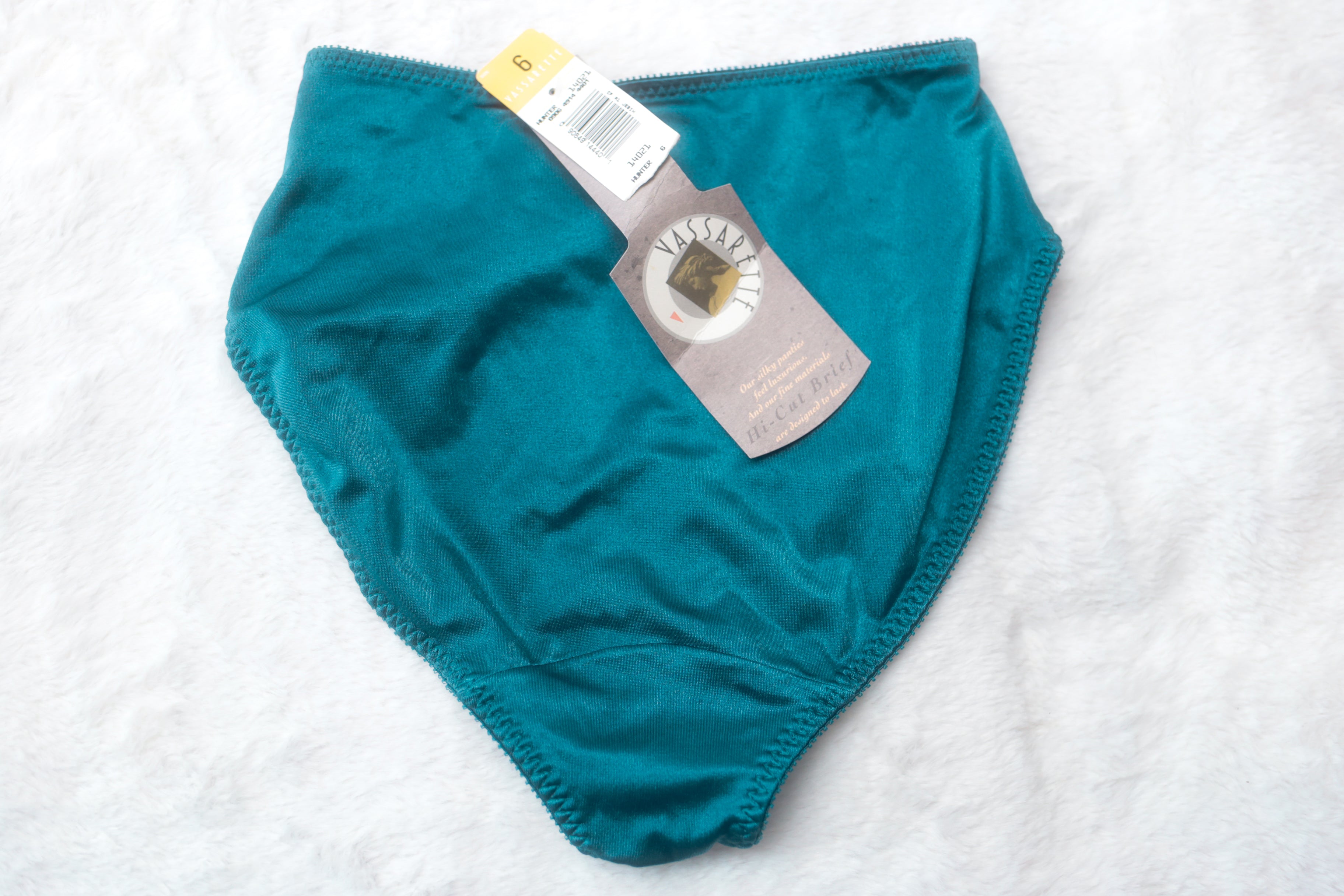 Vassarette Vintage Silky Hi-cut Brief Panties 6 Medium Hunter Green NEW