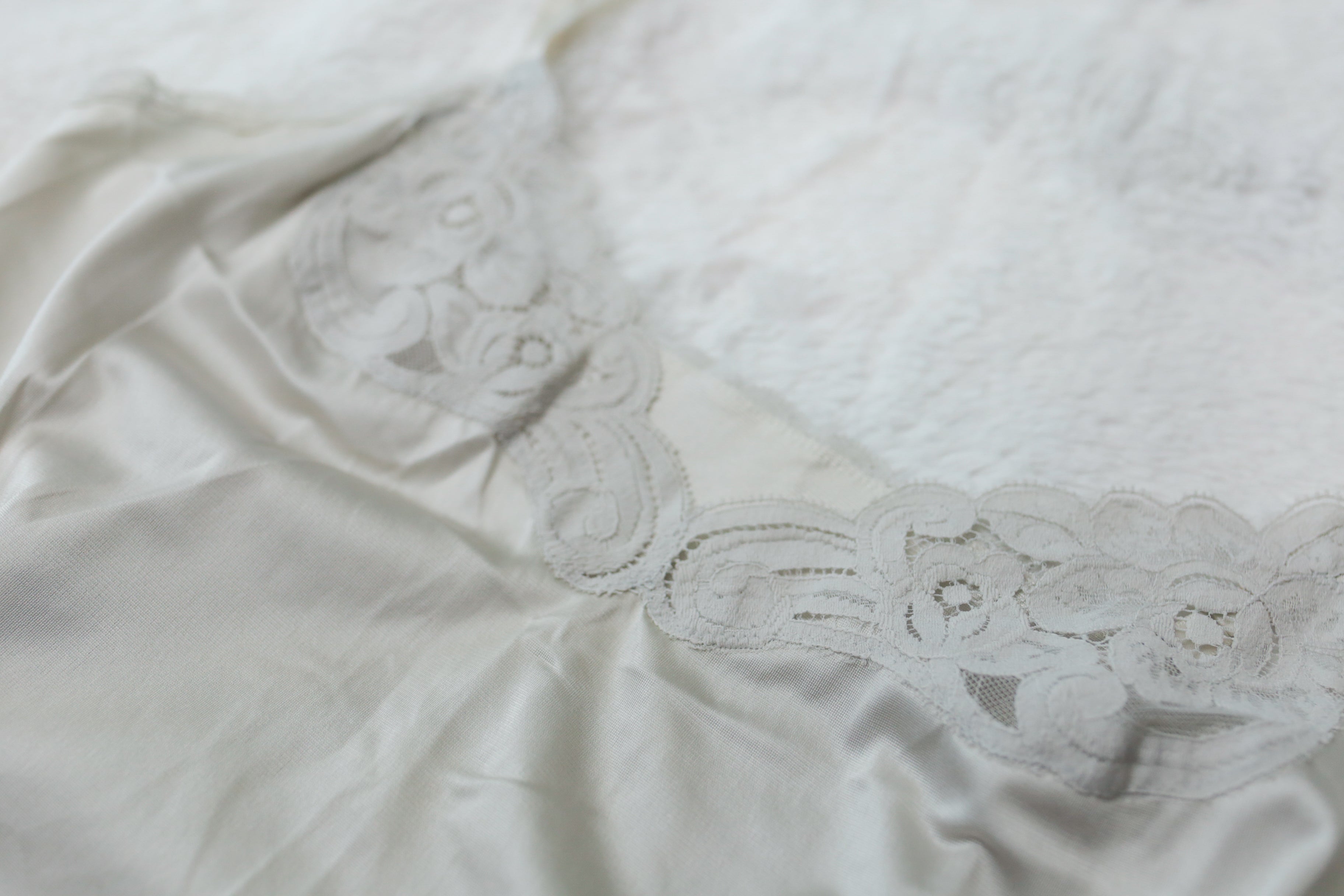 Vanity Fair Vintage Camisole Lingerie Size 34 Ivory