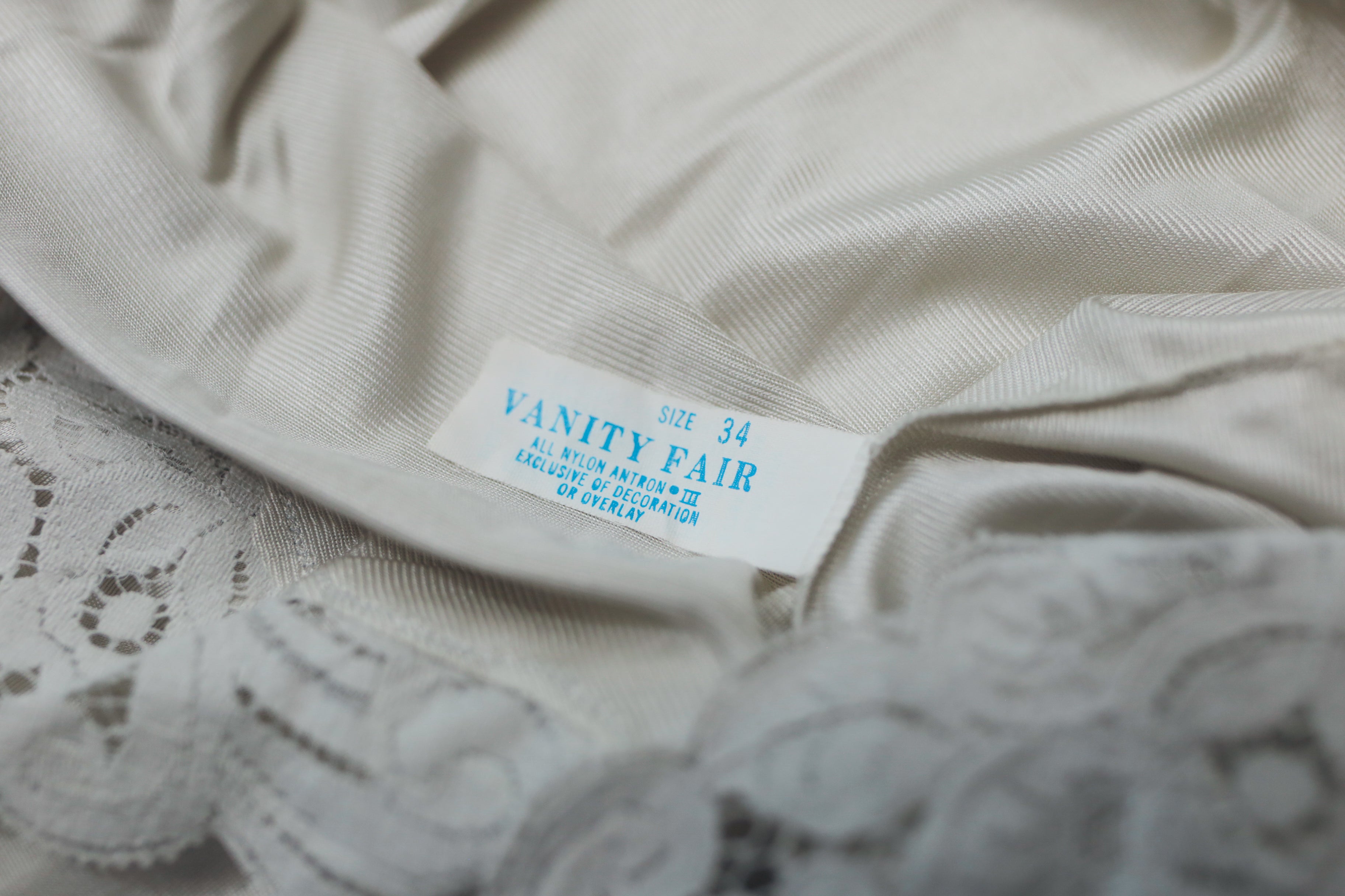 Vanity Fair Vintage Camisole Lingerie Size 34 Ivory