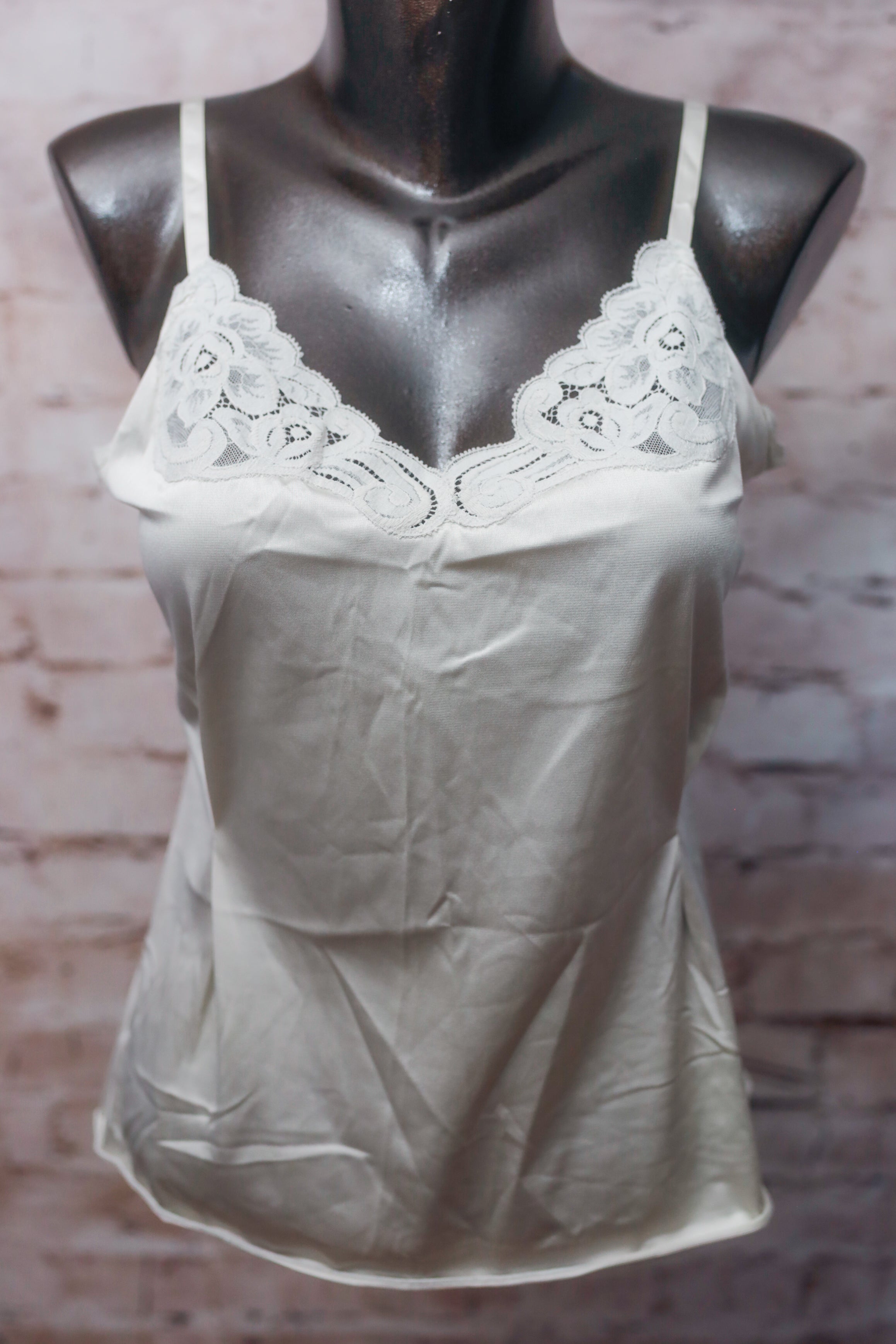 Vanity Fair Vintage Camisole Lingerie Size 34 Ivory