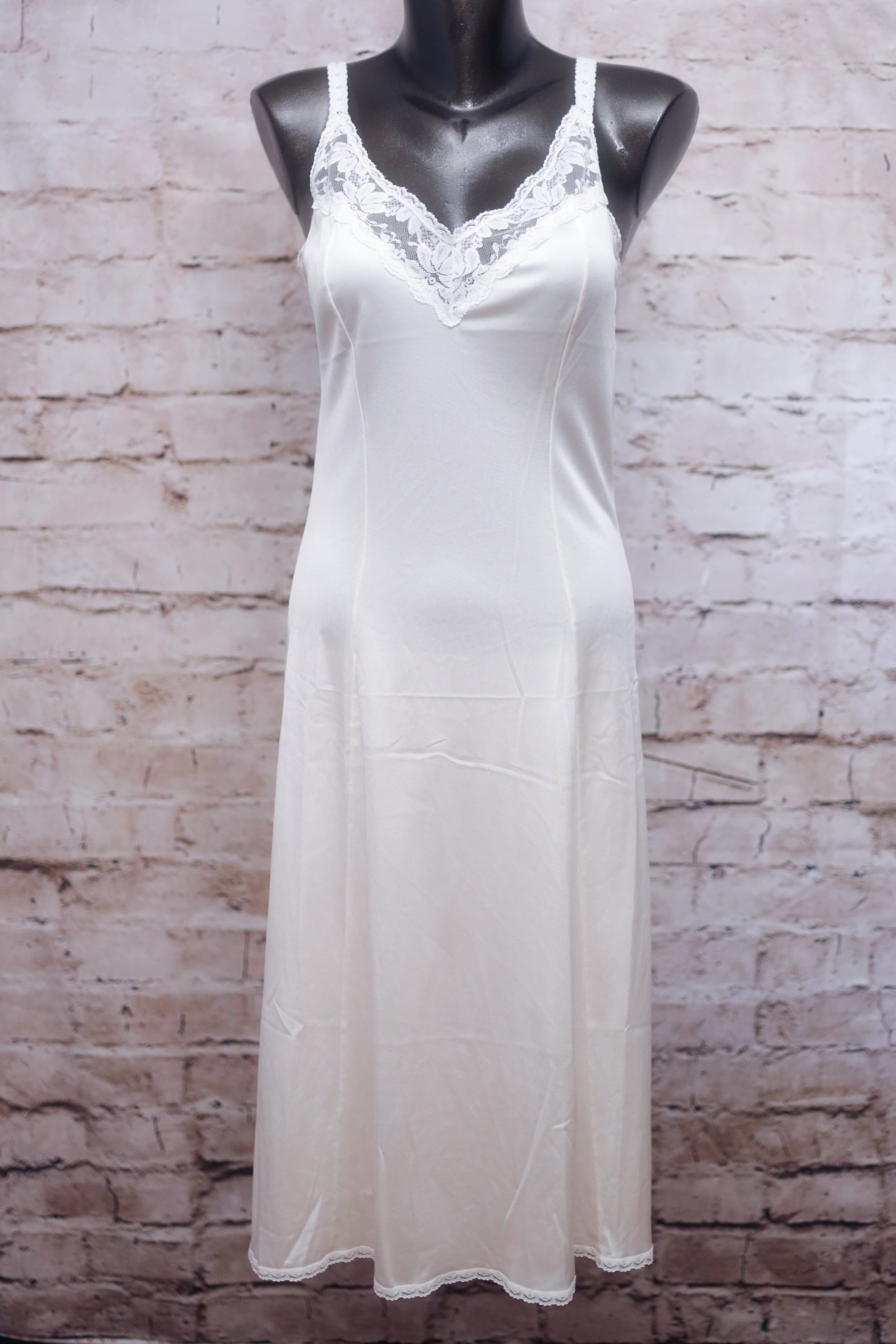 Maidenform Something Special Vintage Full Slip Nightgown White Satin and Lace Size 34