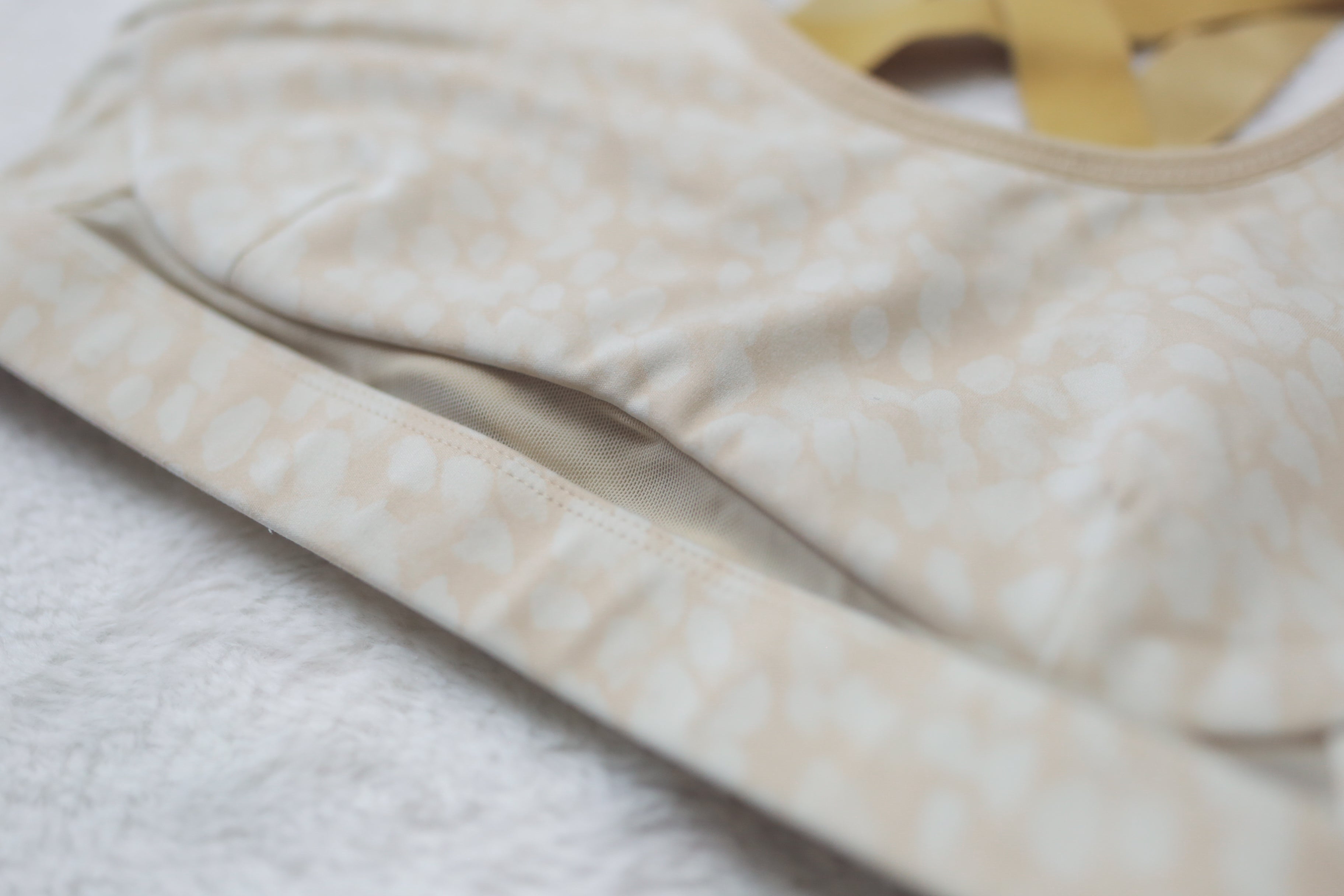 Fabletics Wireless Compression Sports Bra Small Tan