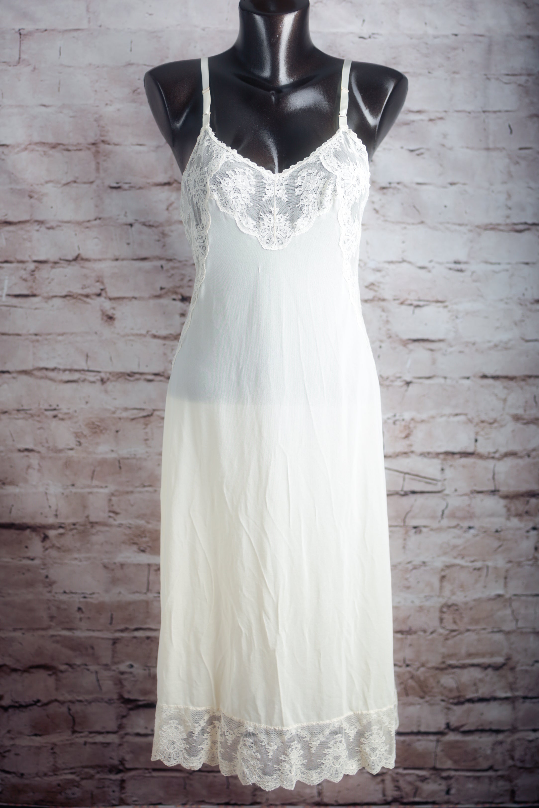 Formfit Vintage Full Slip Nightgown Ivory Satin and Lace Size 36