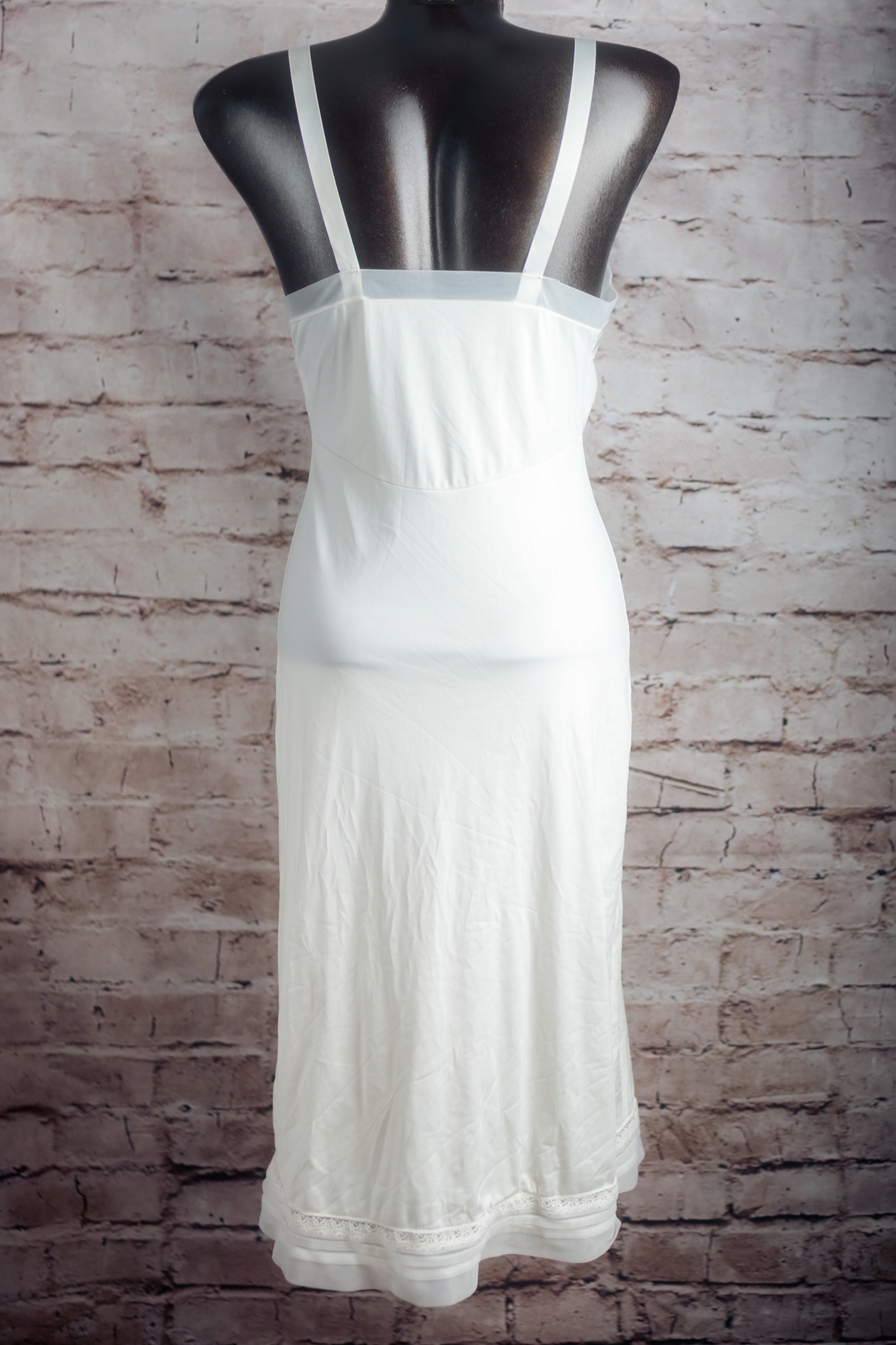 Pinehurst Lingerie Vintage Full Slip USA-made White Size 32 Regular