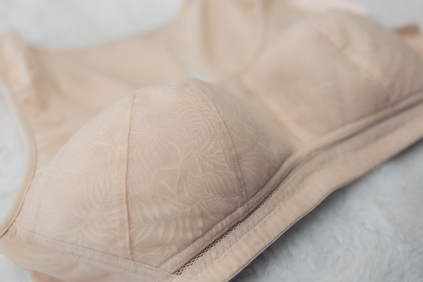 Understance Amber Smooth Lace Wireless Tank Bra Beige 34C/D NEW