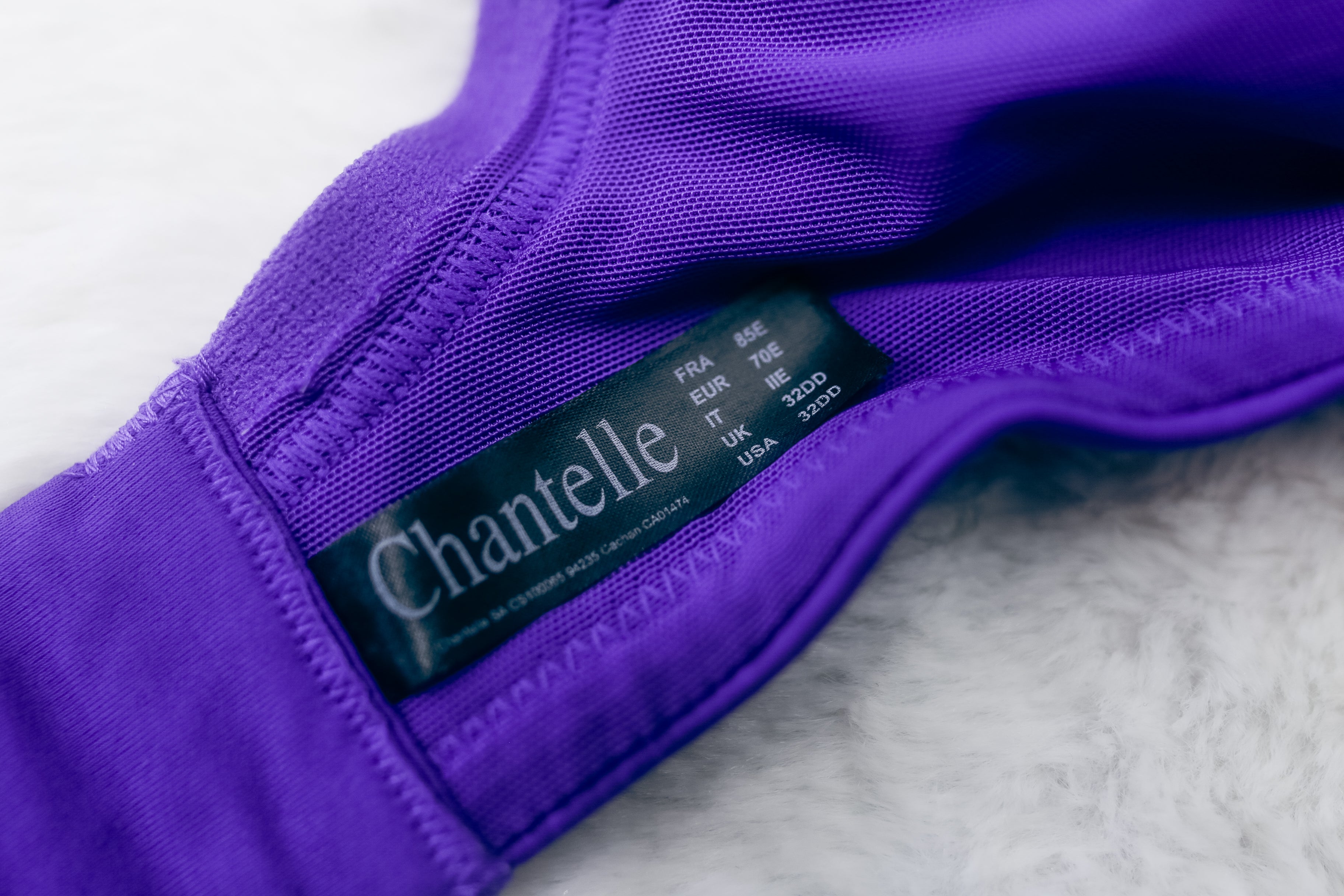 Chantelle 32DD High-impact Molded Underwire Sports Bra Purple