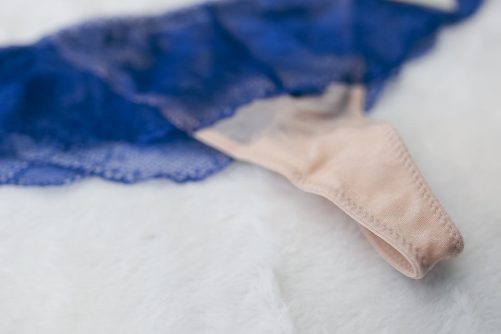 b.tempt'd by Wacoal B.Provocative Tanga Panty Size 5 Small Blue