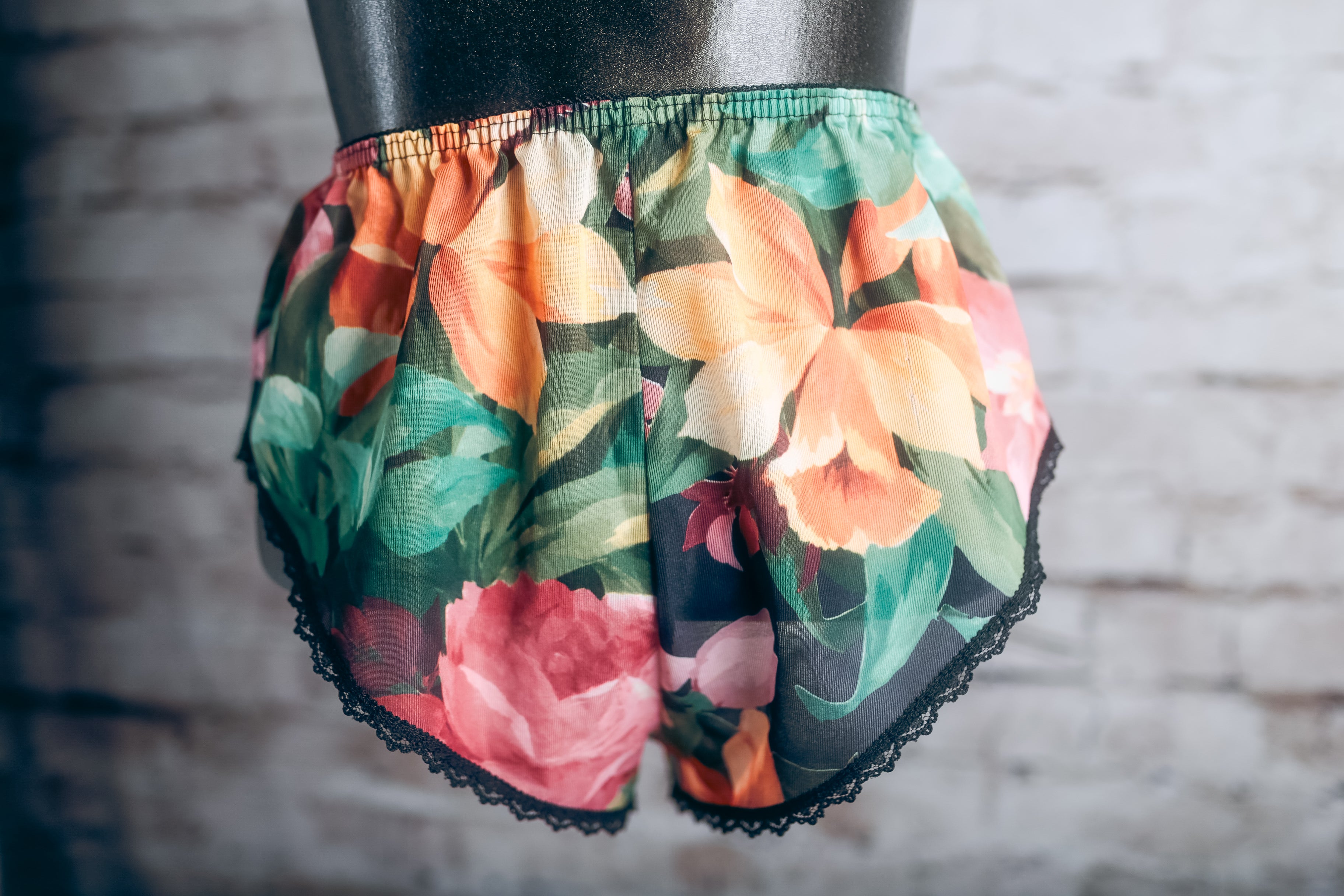 Feather Bed intimates Vintage Floral Ruffled Chemise and Shorts Lingerie Set Small