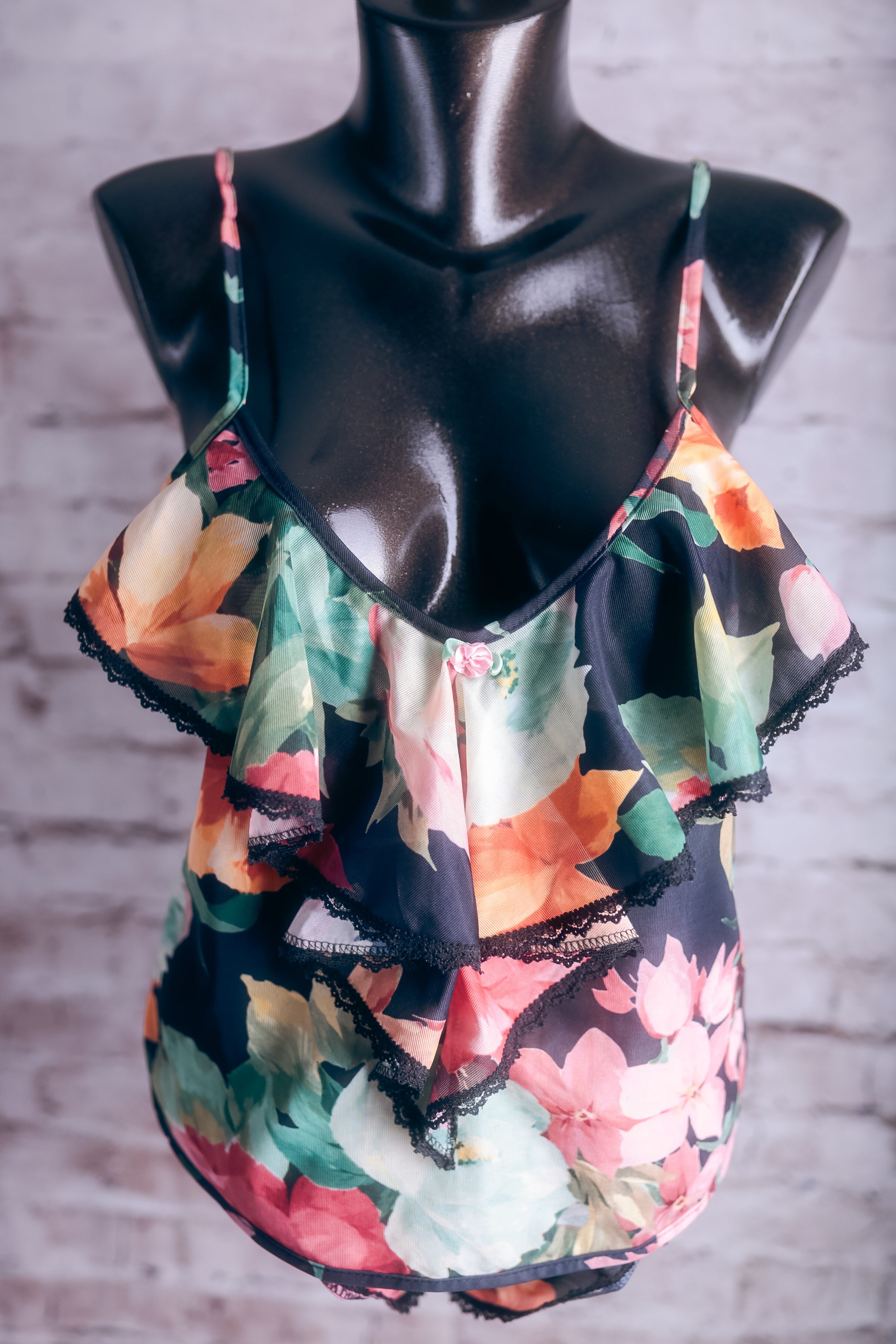 Feather Bed intimates Vintage Floral Ruffled Chemise and Shorts Lingerie Set Small