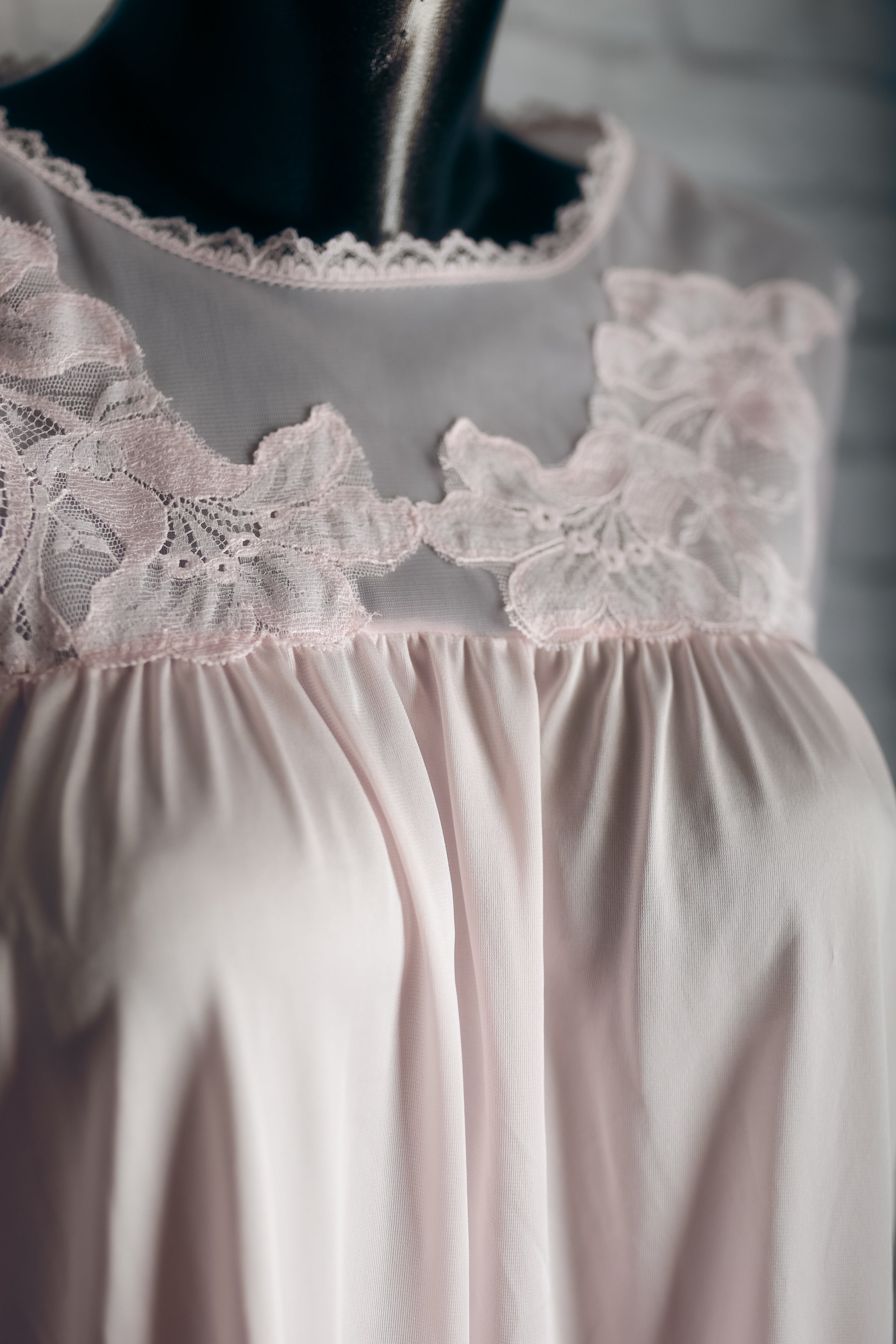 Henson Kickernick Vintage Semi-sheer Satin Lace Nightgown Large NEW