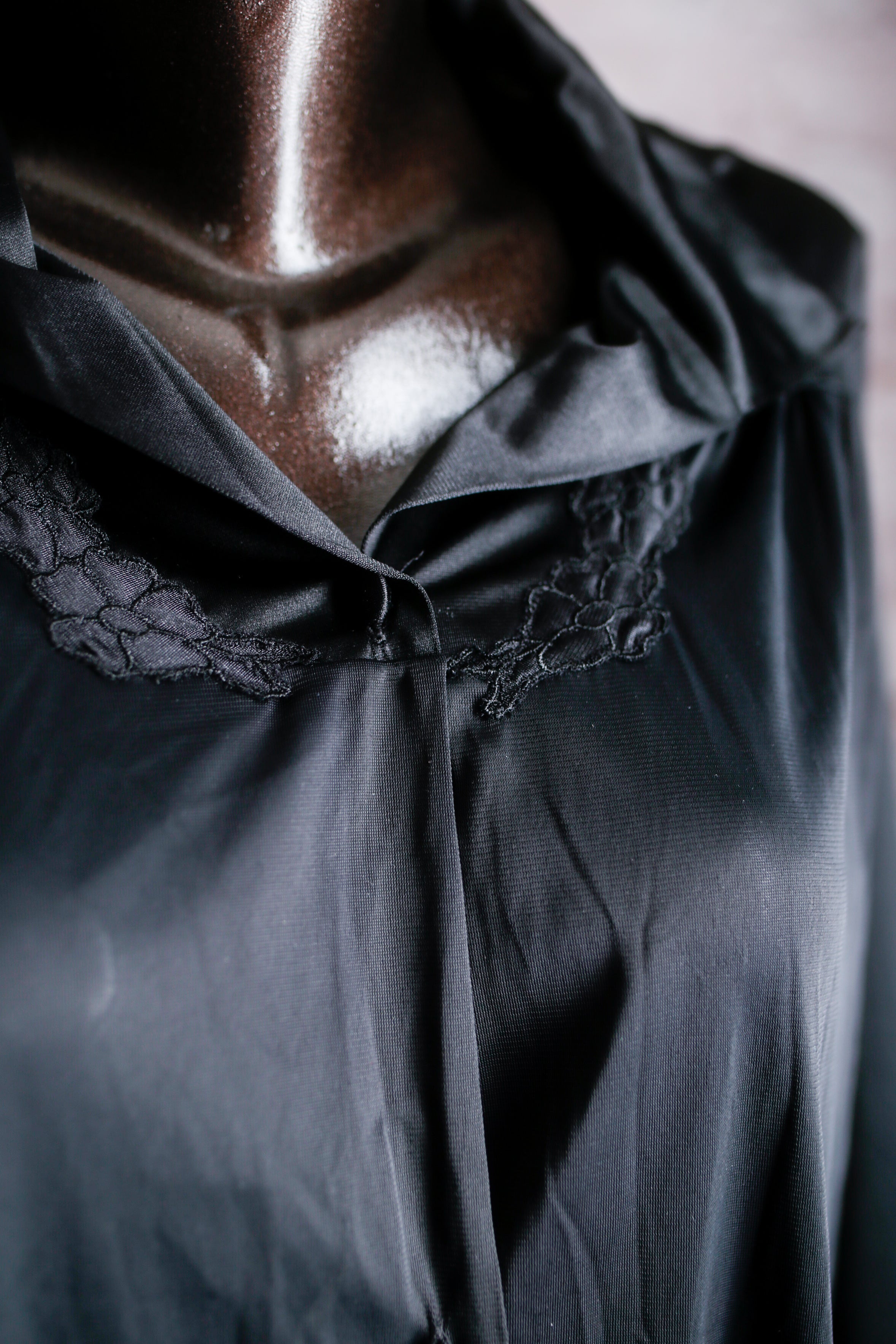 Vanity Fair Vintage Satin Embroidered Button Front Slip Peignoir Negligee Nightgown Small Black NEW