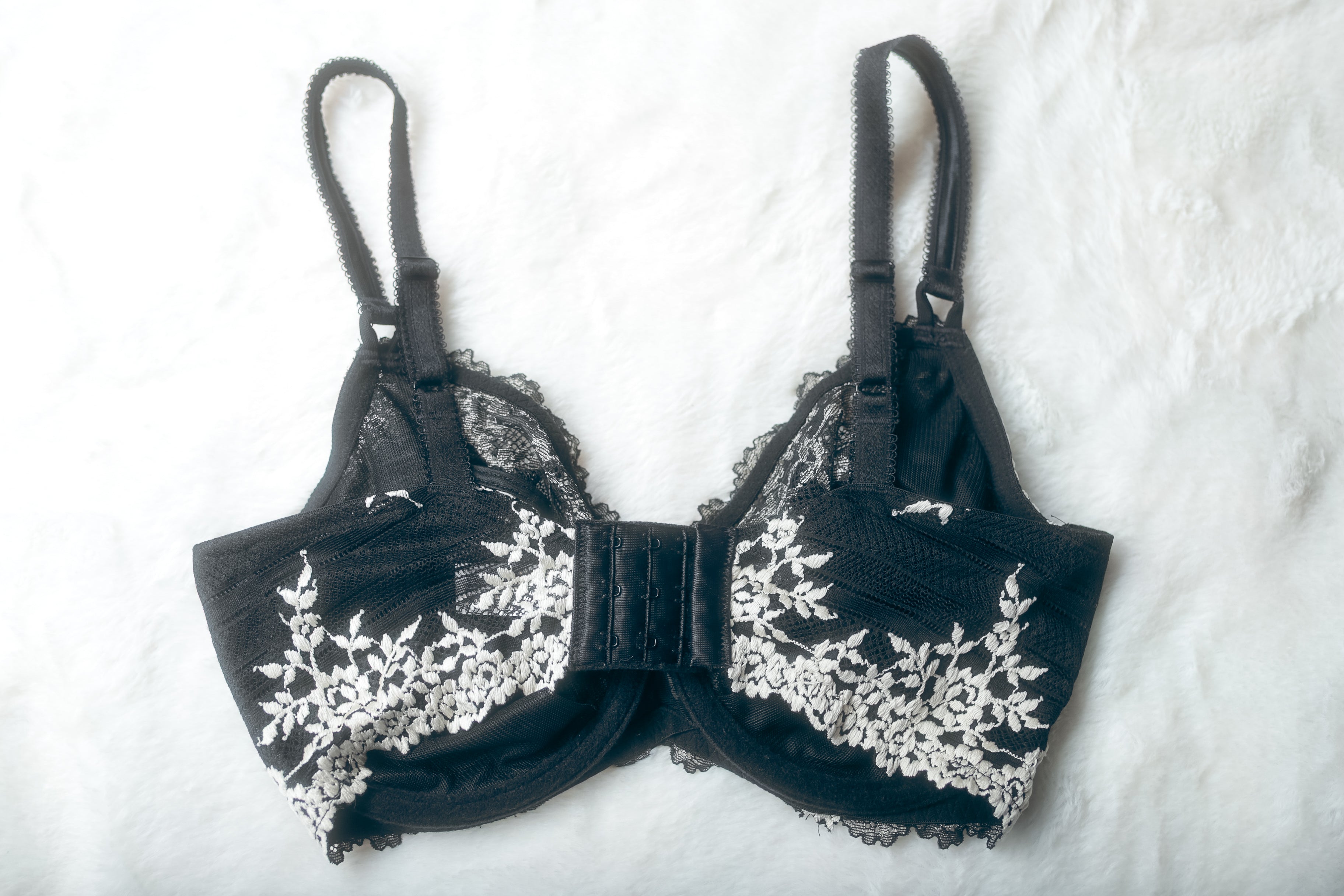 Wacoal 34DDD Embrace Lace 65191 Unlined Embroidered Underwire Bra Black