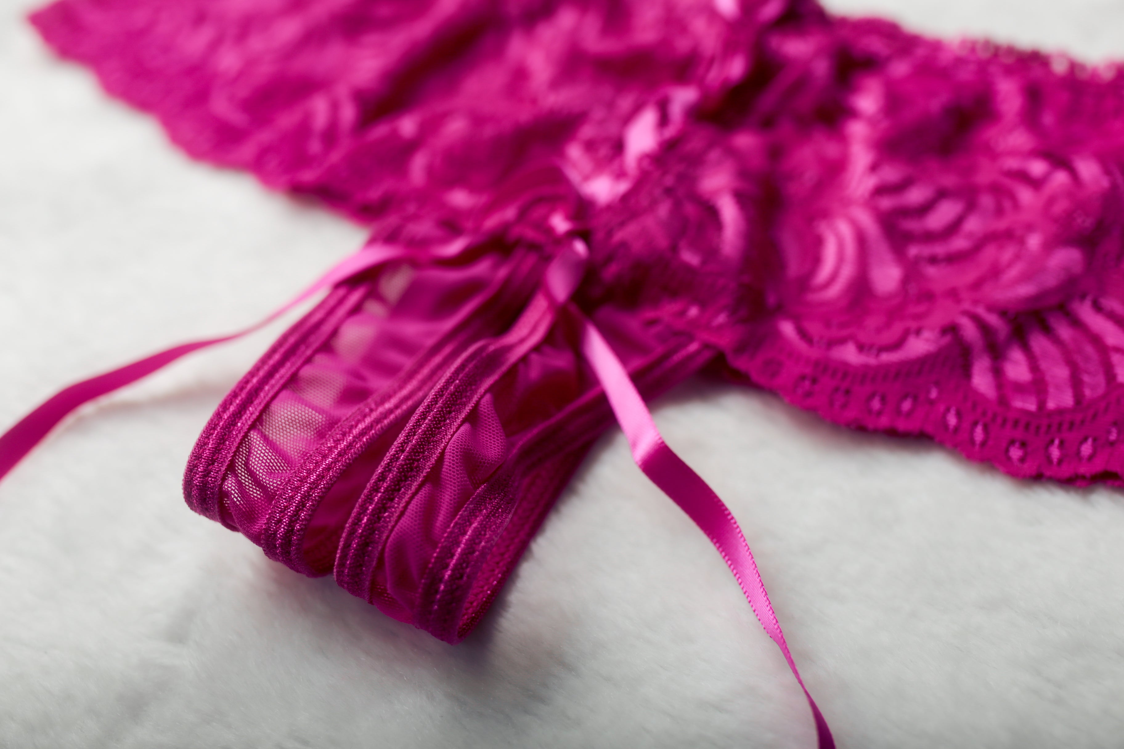 Frederick's of Hollywood Open-crotch Tanga Panties Medium Hot Pink