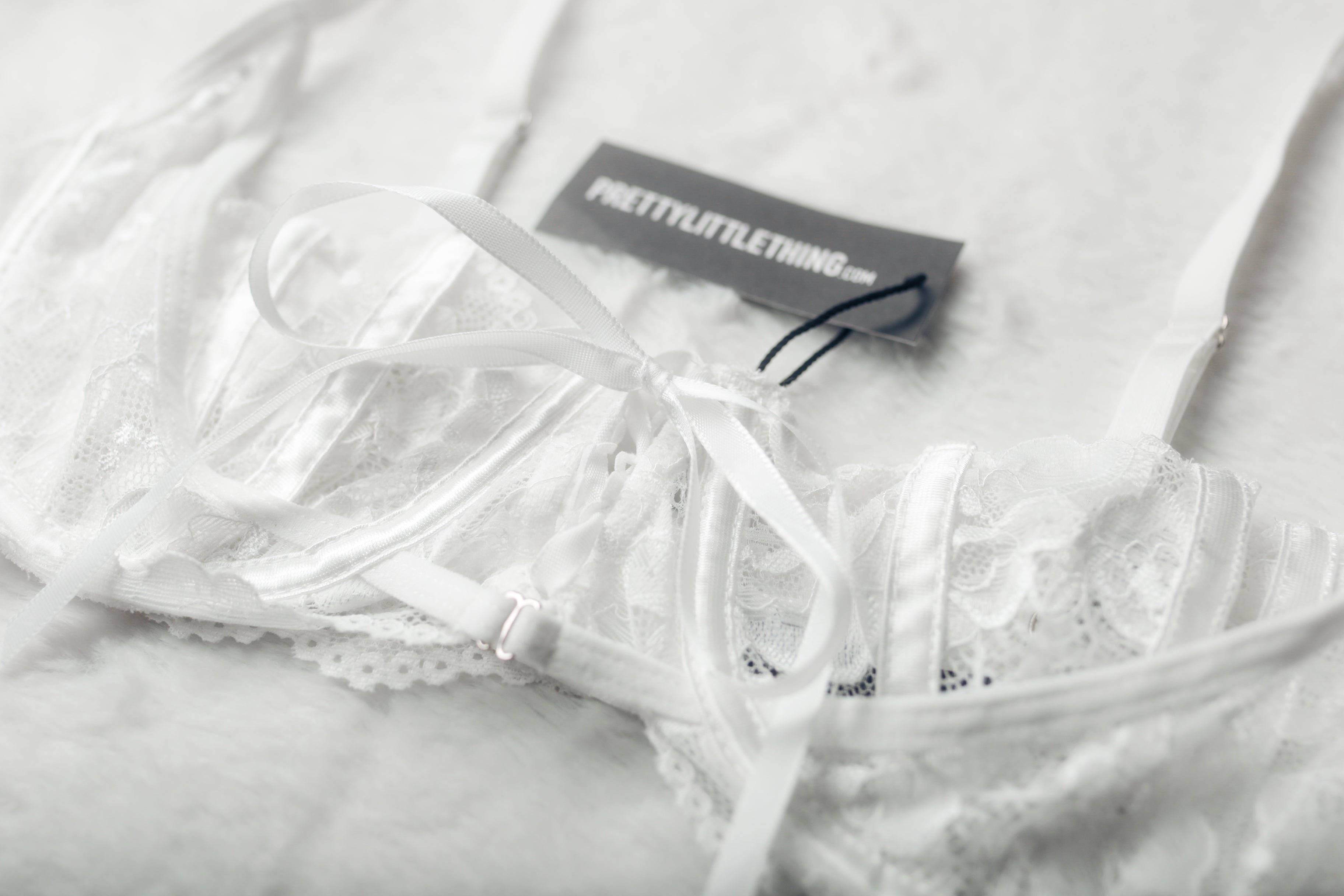 Pretty Little Thing Floral Lace-up Unlined Underwire Bra White NEW