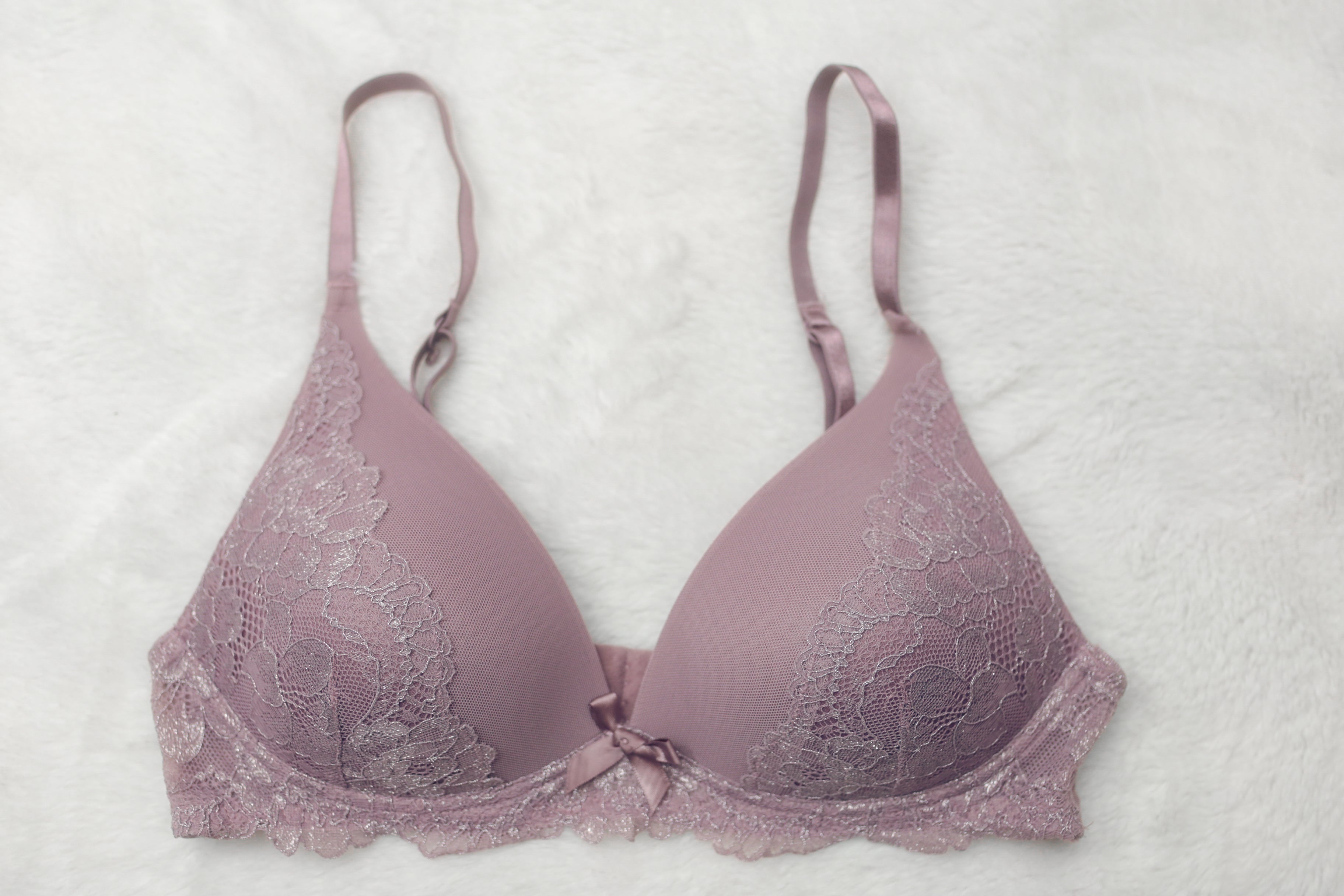 Hunkemoller 34B Wireless Molded Plunge Bra Lavender