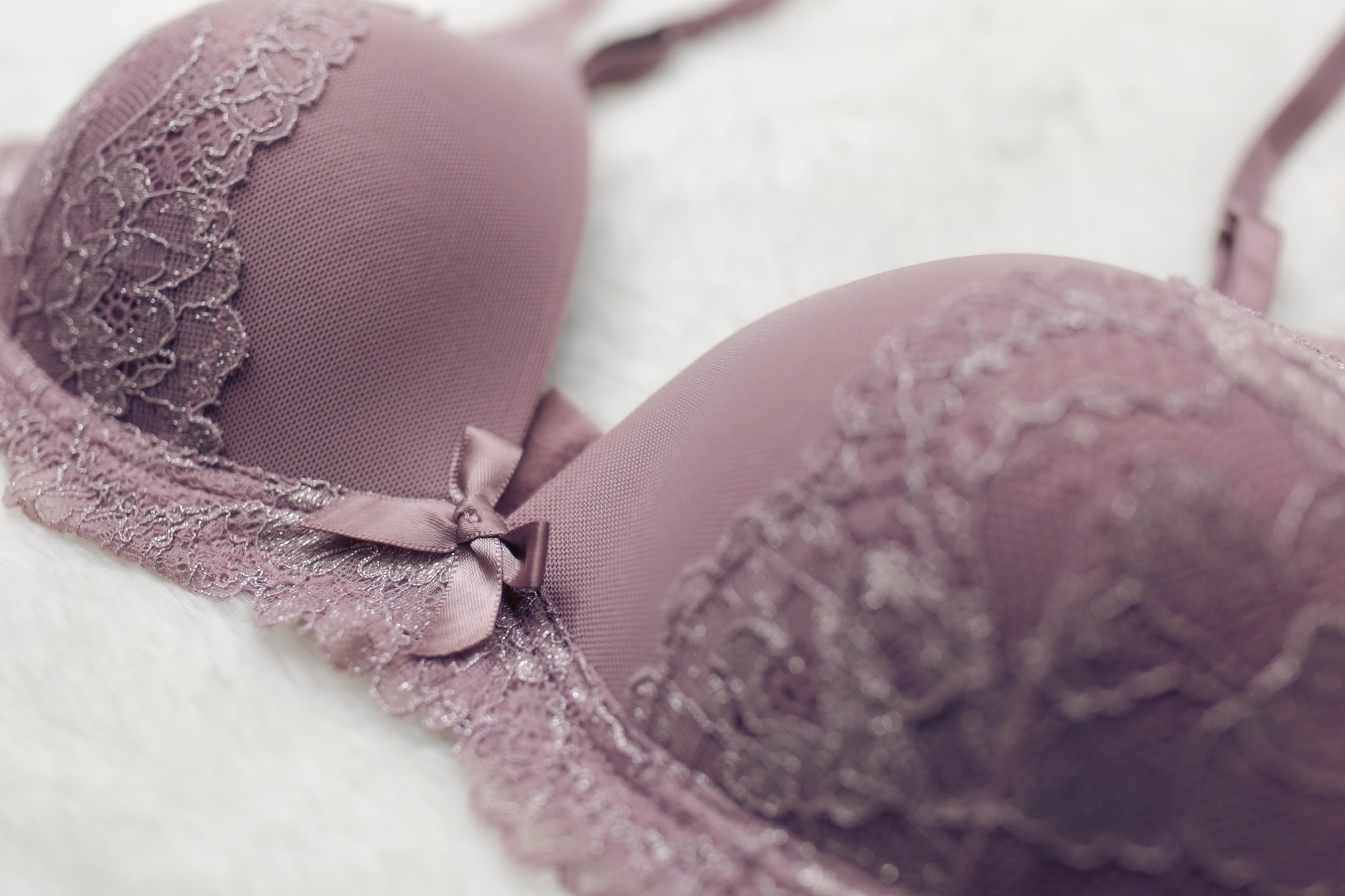 Hunkemoller 34B Wireless Molded Plunge Bra Lavender