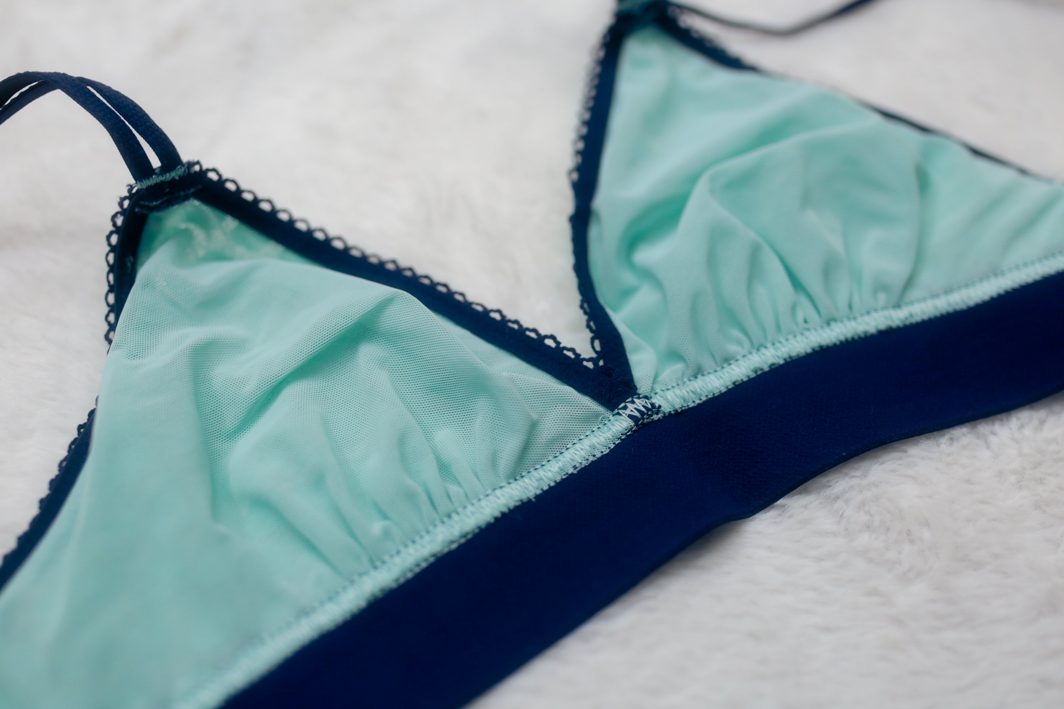 Aerie Triangle Plunge Mesh Bralette Small Mint