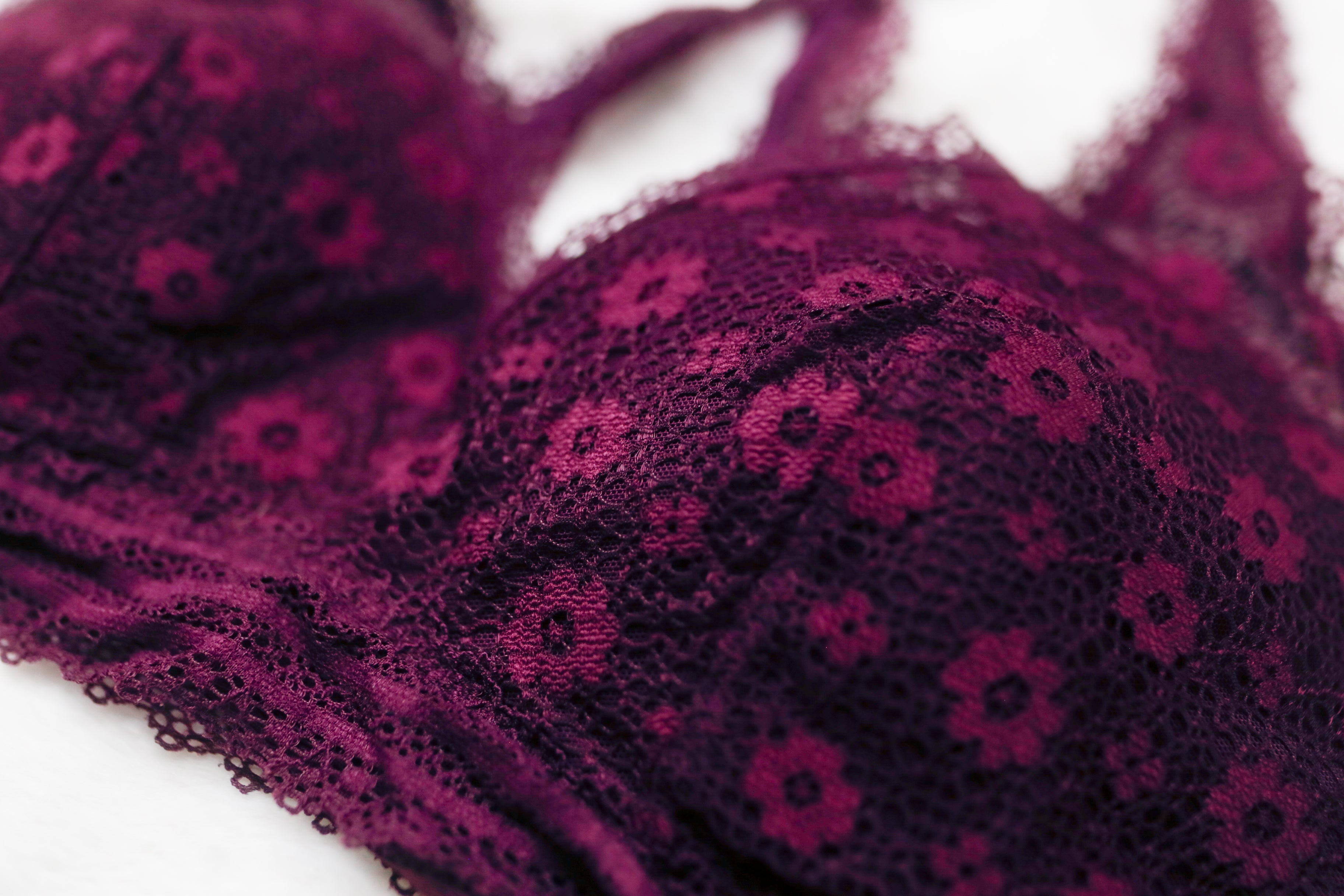 Victoria's Secret Floral Lace Lined Wireless Bralette Bra Medium Purple Wine