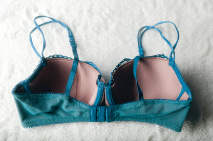 b.tempt'd 34D Ciao Bella Lace Underwire Balconette Bra Blue