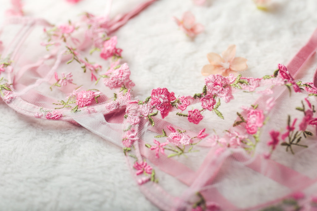 Pink Floral Embroidered Sheer Mesh Underwire Bra Small
