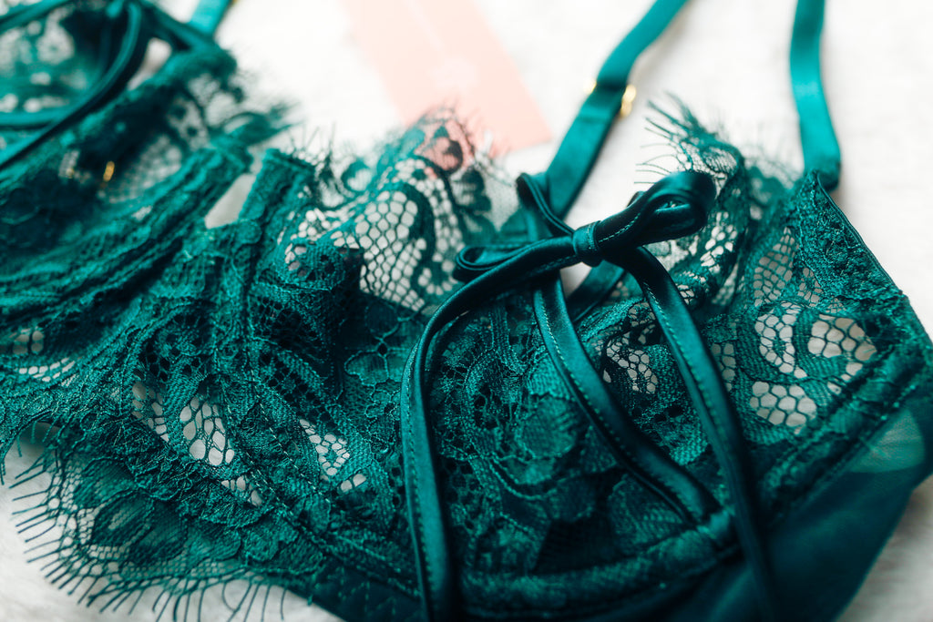 Mentionables Green Lace Open-cup Sexy Underwire Bra XS NEW