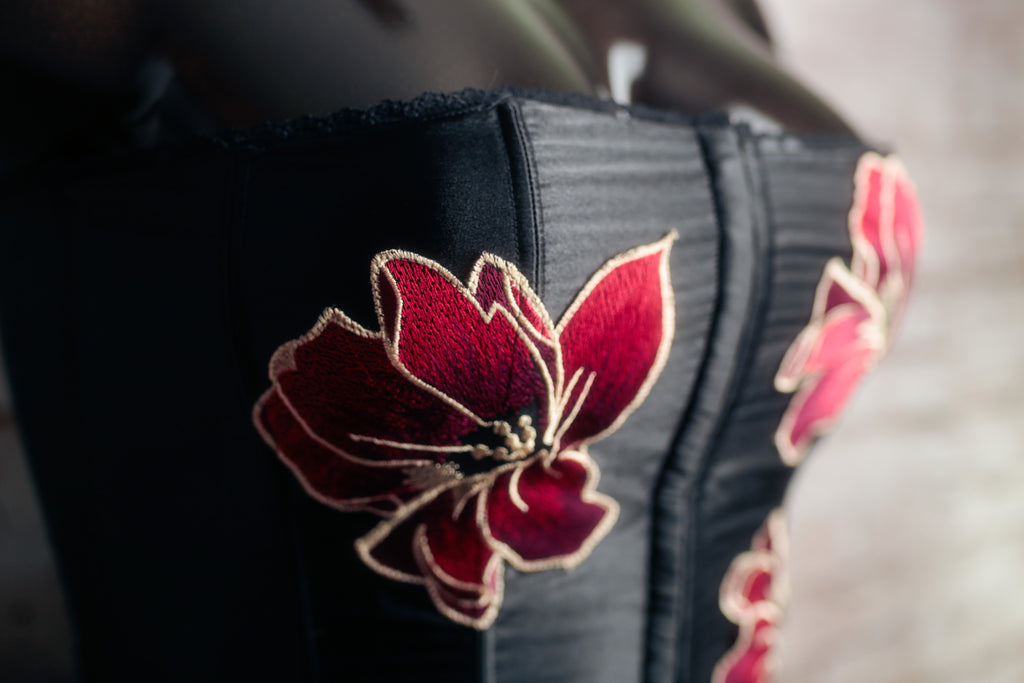 Frederick's of Hollywood Floral Boned Lace-up Corset 38