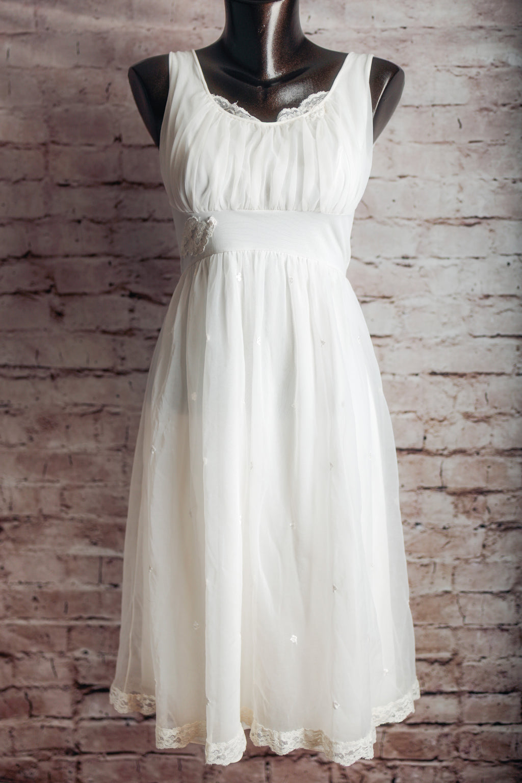 Shadowline Vintage Cottage Coquette Bridal Gown 32