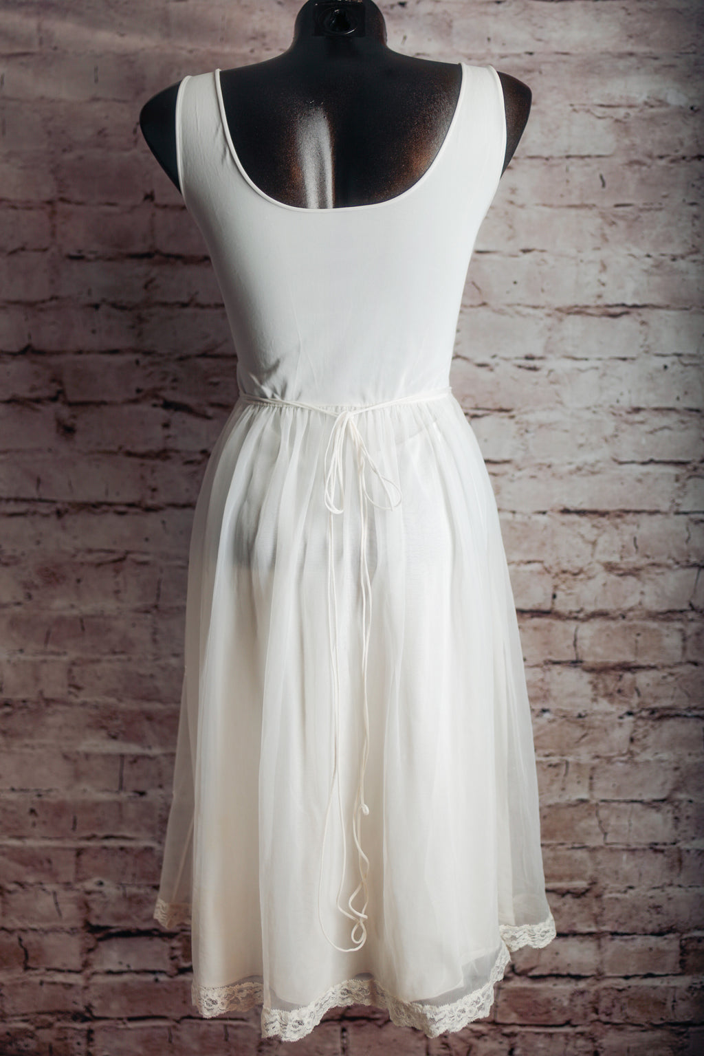 Shadowline Vintage Cottage Coquette Bridal Gown 32