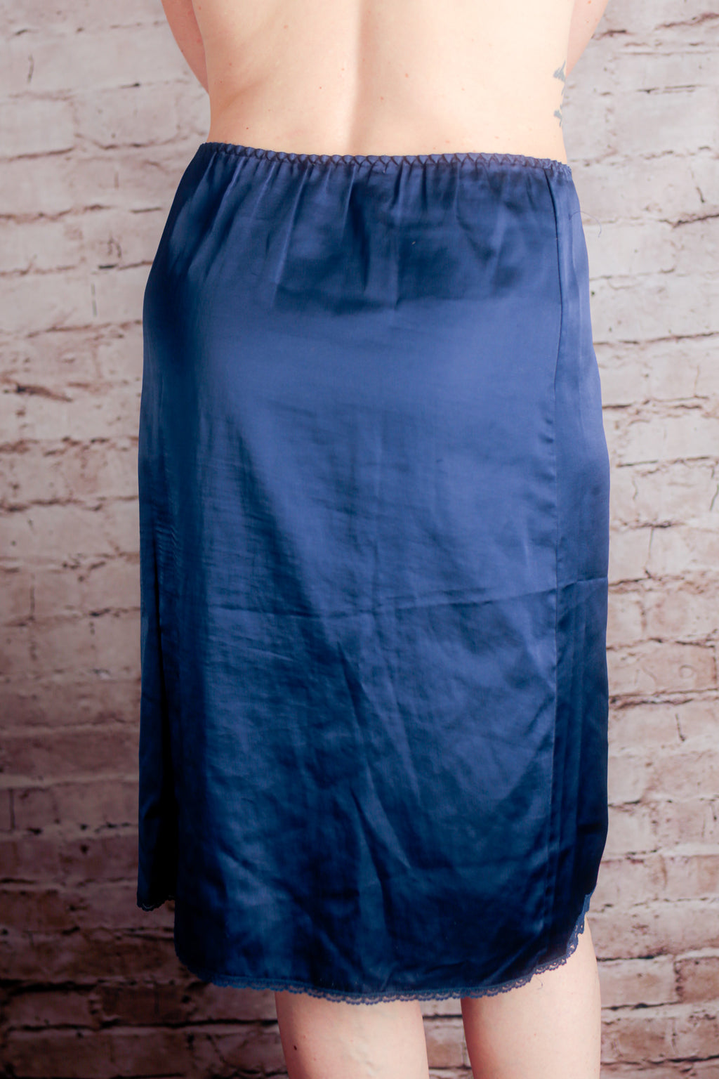Maidenform Sweet Nothings Vintage Satin Lace Half Slip Skirt Small Dark Blue