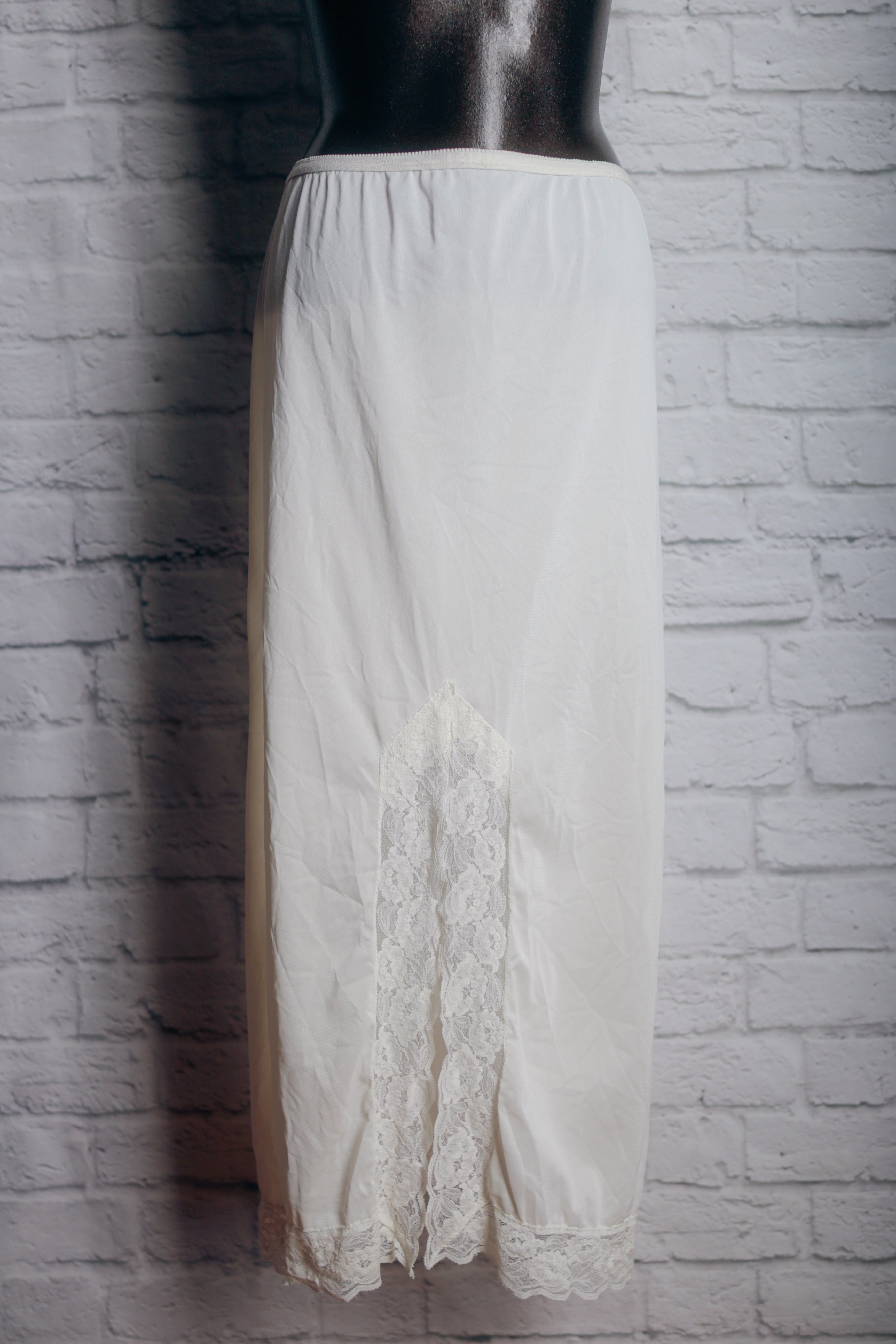 Opalaire Vintage White Midi Half Slip Lace Hem USA-made Medium