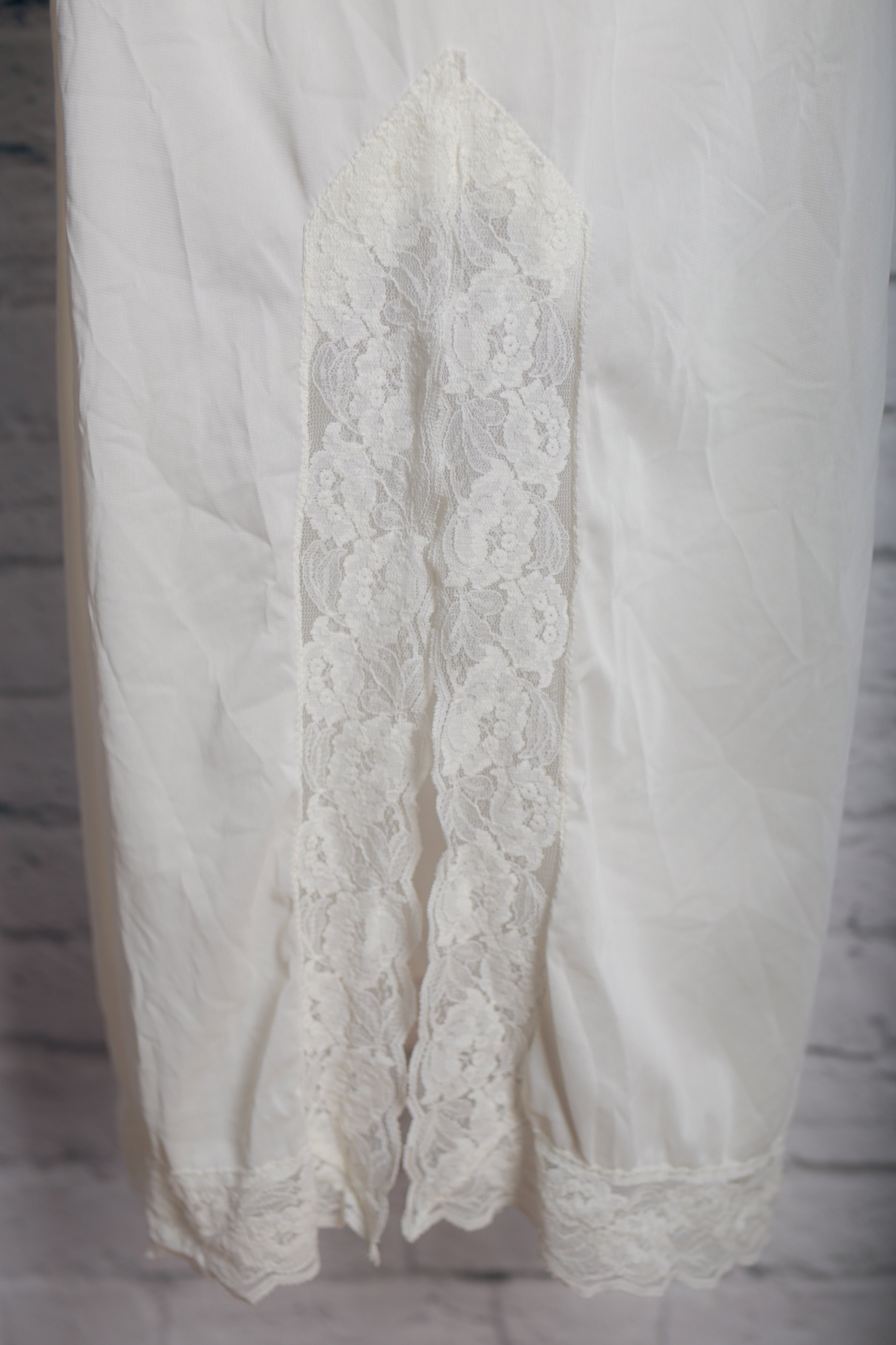 Opalaire Vintage White Midi Half Slip Lace Hem USA-made Medium