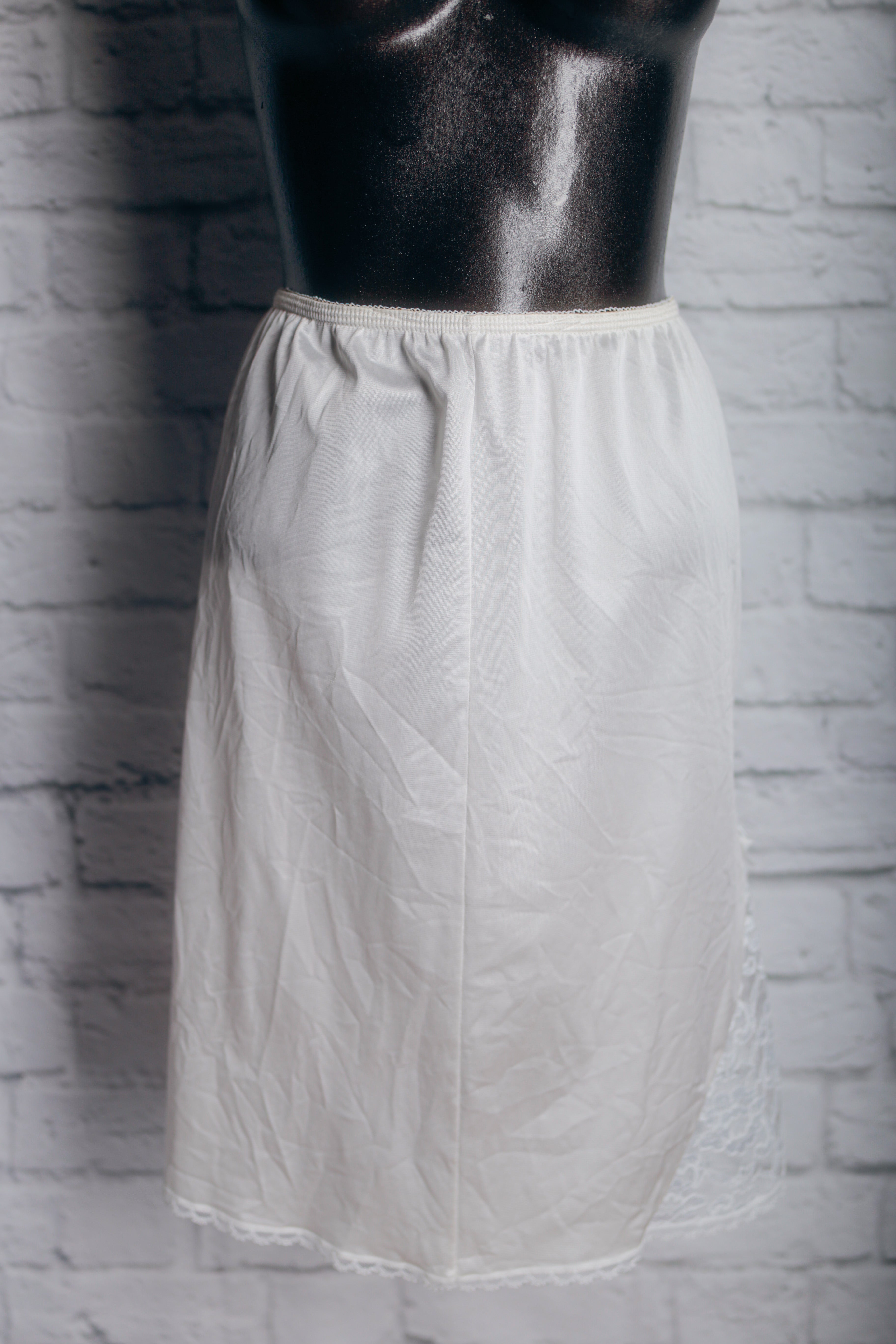 Ashley Taylor Vintage White Short Half Slip Lace Hem USA-made Small