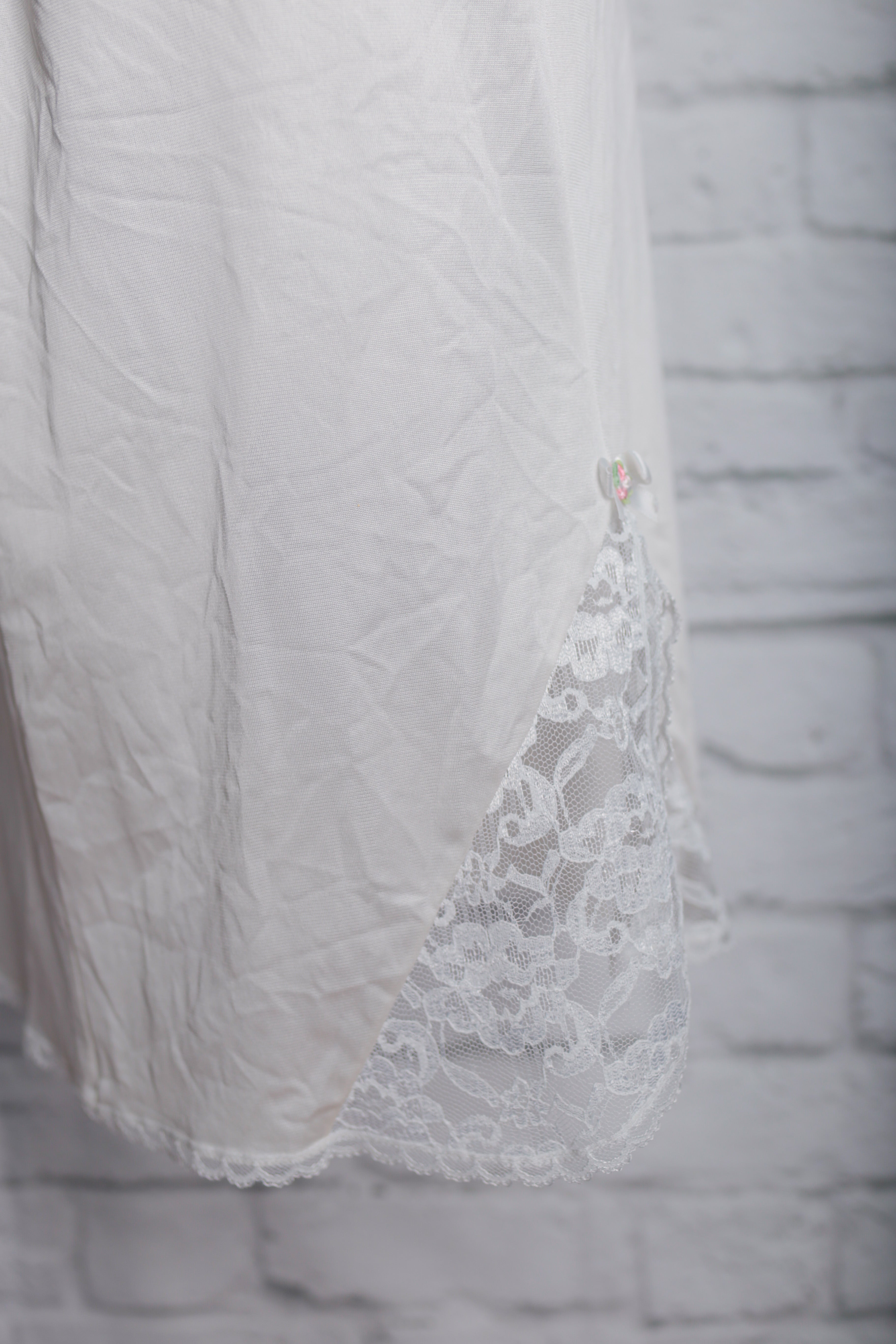 Ashley Taylor Vintage White Short Half Slip Lace Hem USA-made Small