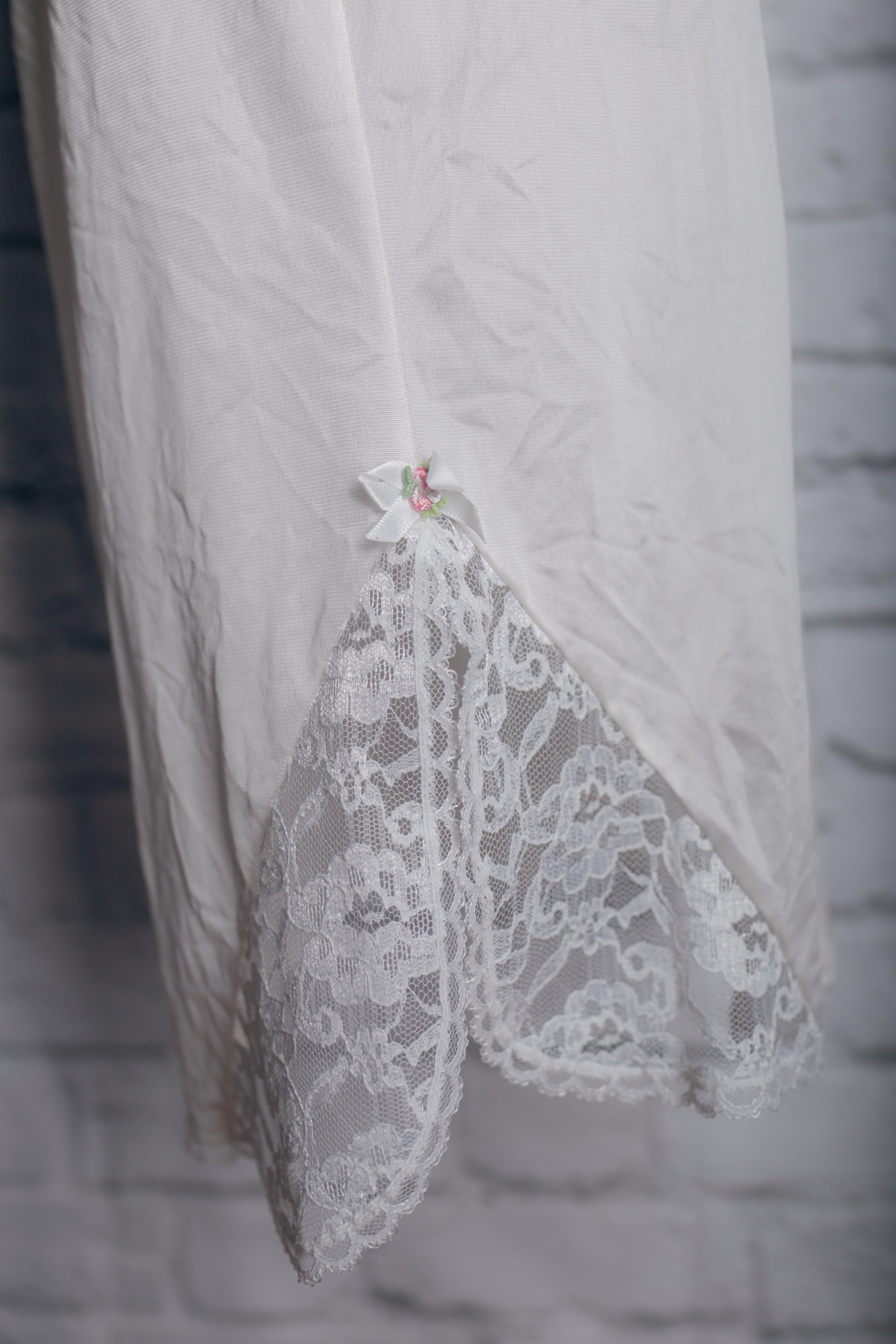 Ashley Taylor Vintage White Short Half Slip Lace Hem USA-made Small