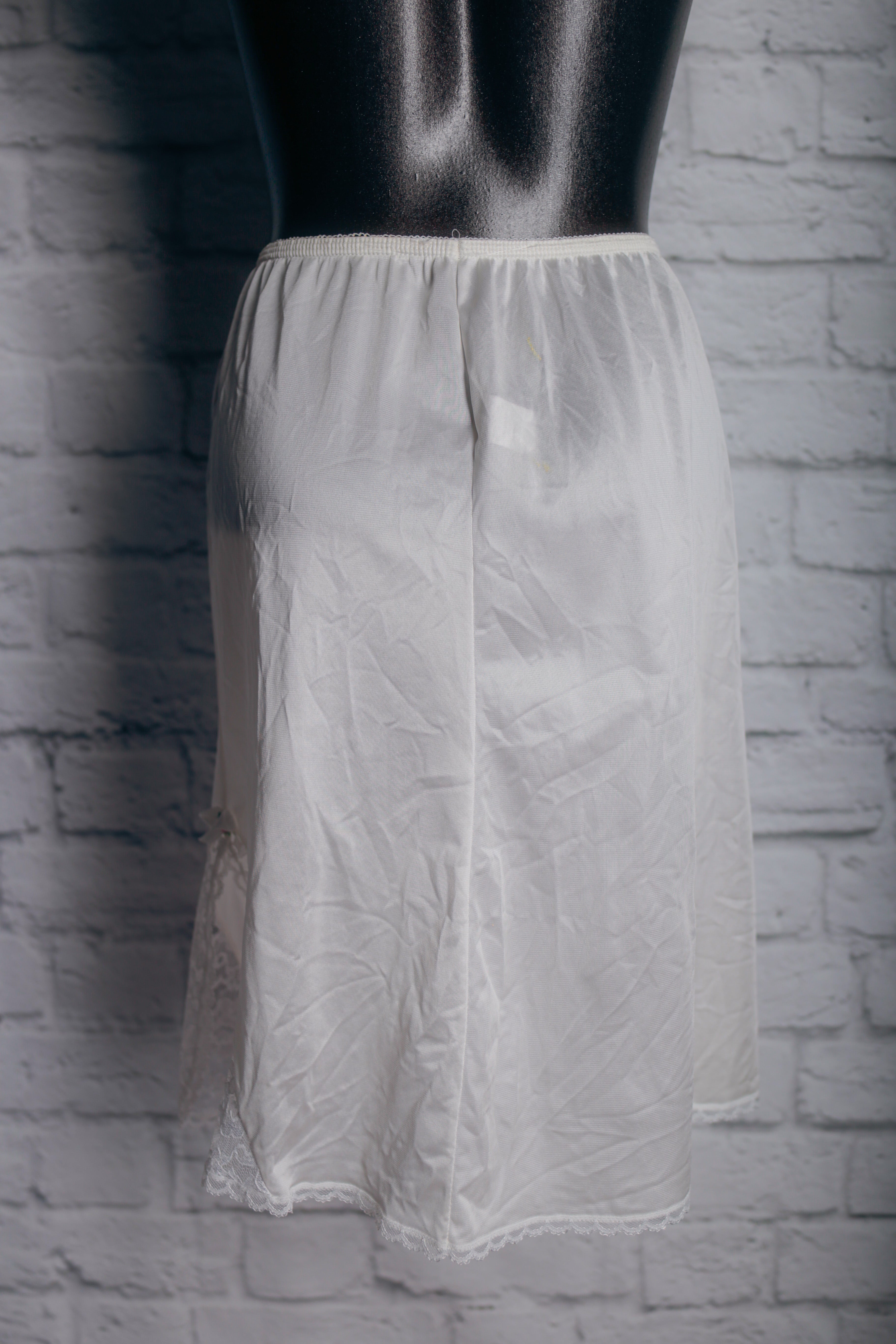 Ashley Taylor Vintage White Short Half Slip Lace Hem USA-made Small