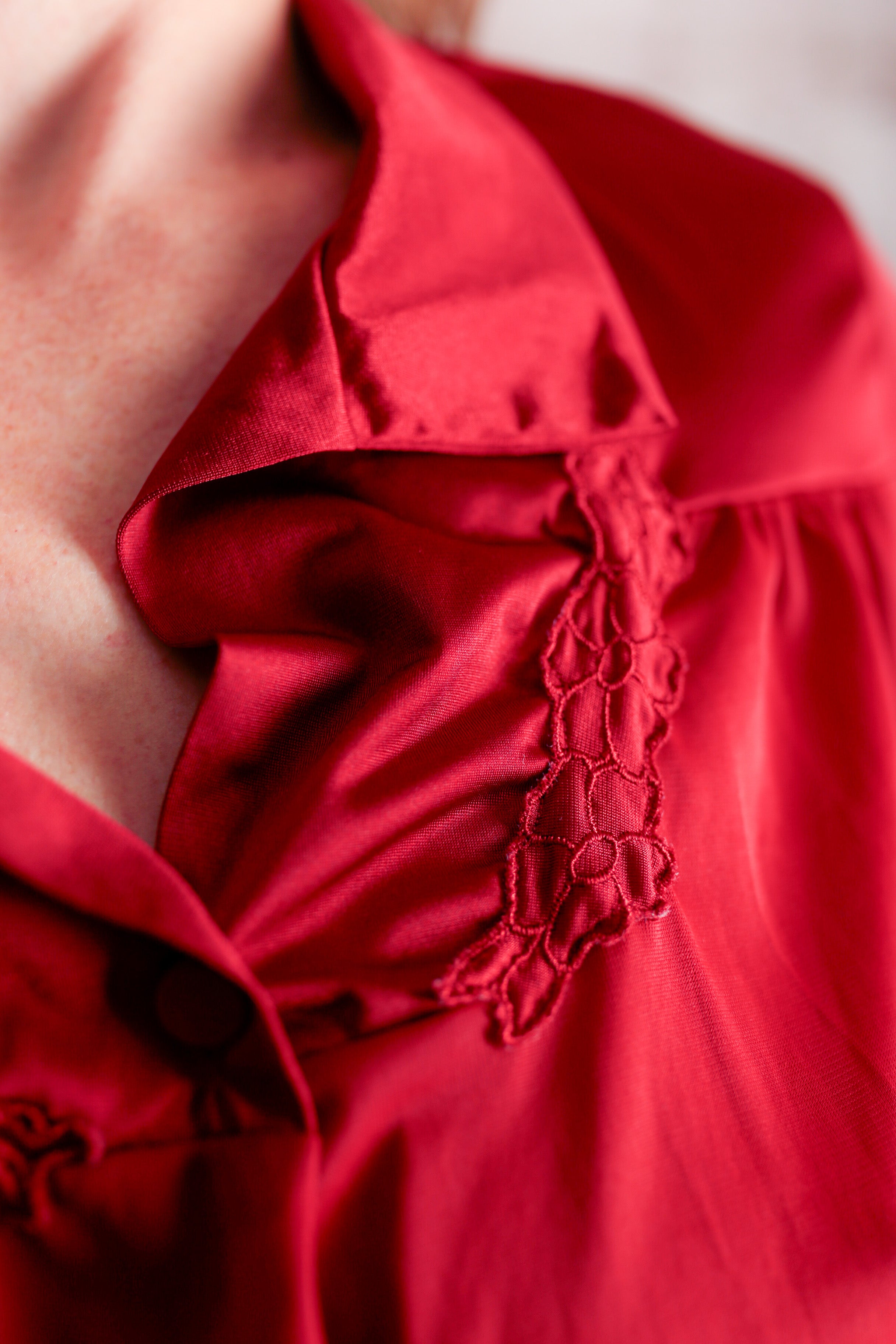 Vanity Fair Vintage Satin Embroidered Button Front Slip Peignoir Negligee Nightgown Large Red