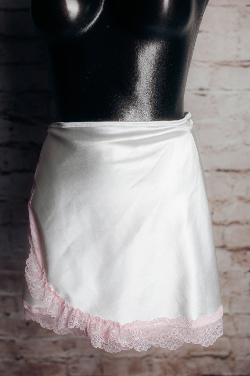 Forever 21 White Satin Mini Skirt Slip Small NEW