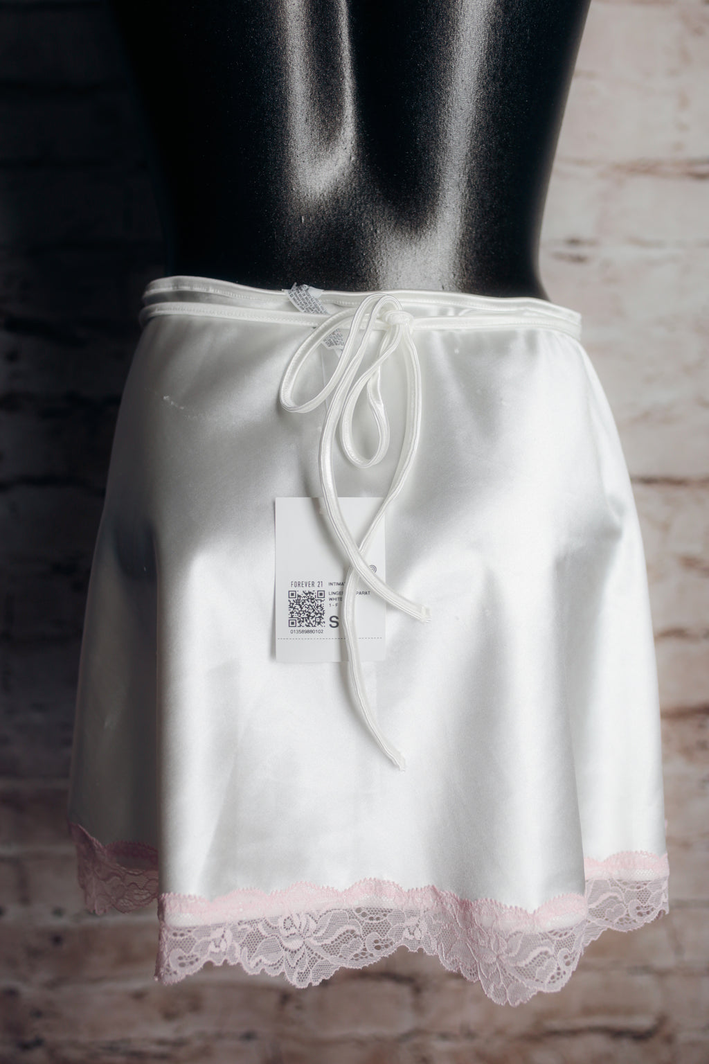 Forever 21 White Satin Mini Skirt Slip Small NEW