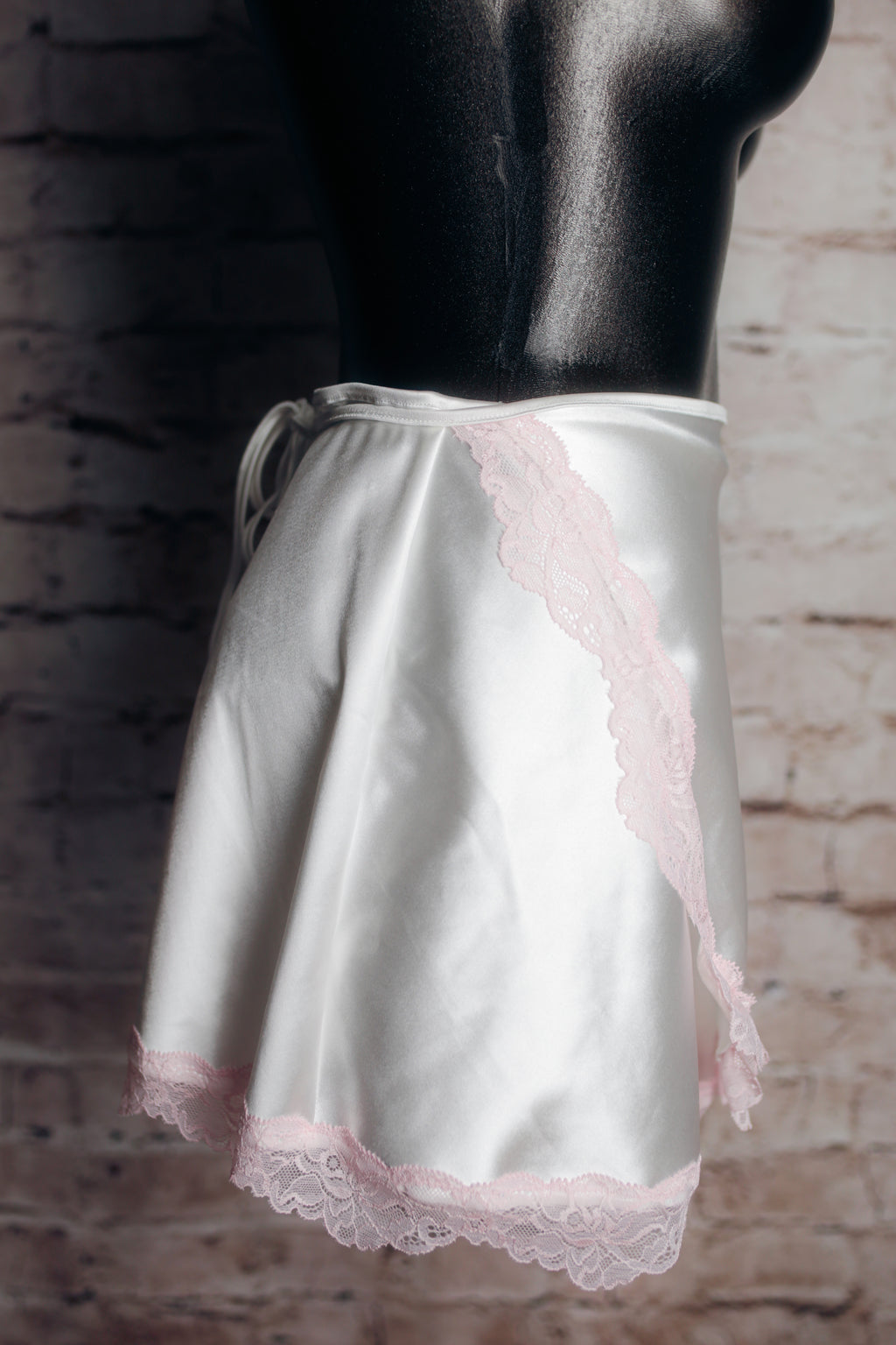 Forever 21 White Satin Mini Skirt Slip Small NEW