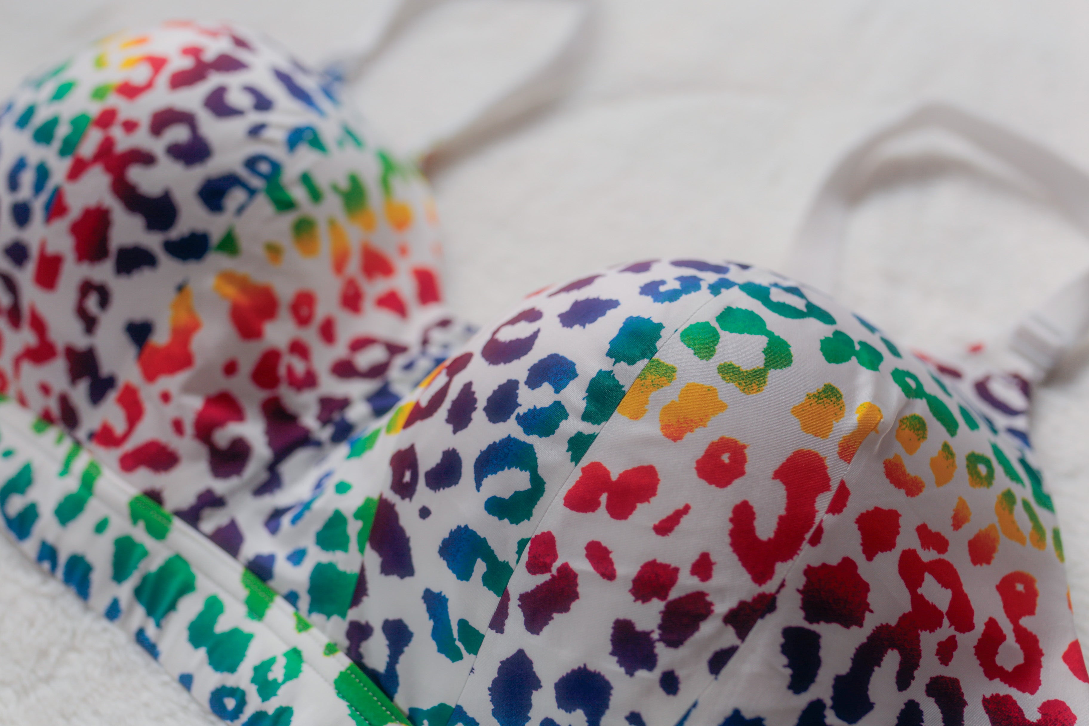 Torrid Curve 40C 360 Back Smoothing Wire-free Lightly Lined Everyday Wireless Bra Rainbow Cheetah