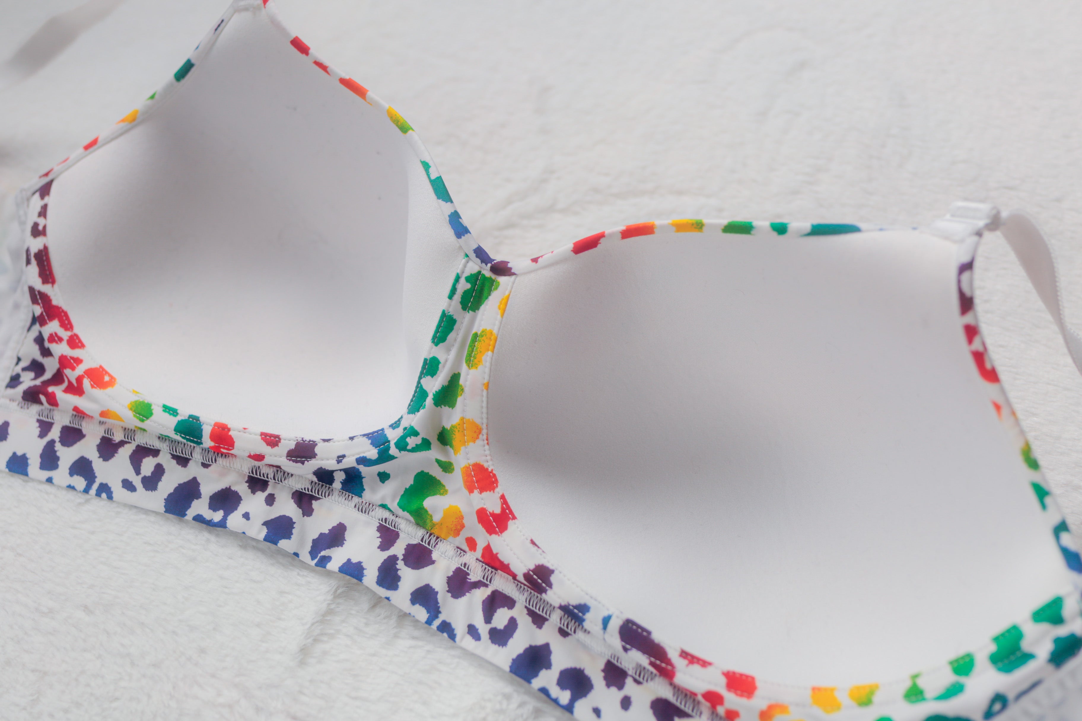 Torrid Curve 40C 360 Back Smoothing Wire-free Lightly Lined Everyday Wireless Bra Rainbow Cheetah