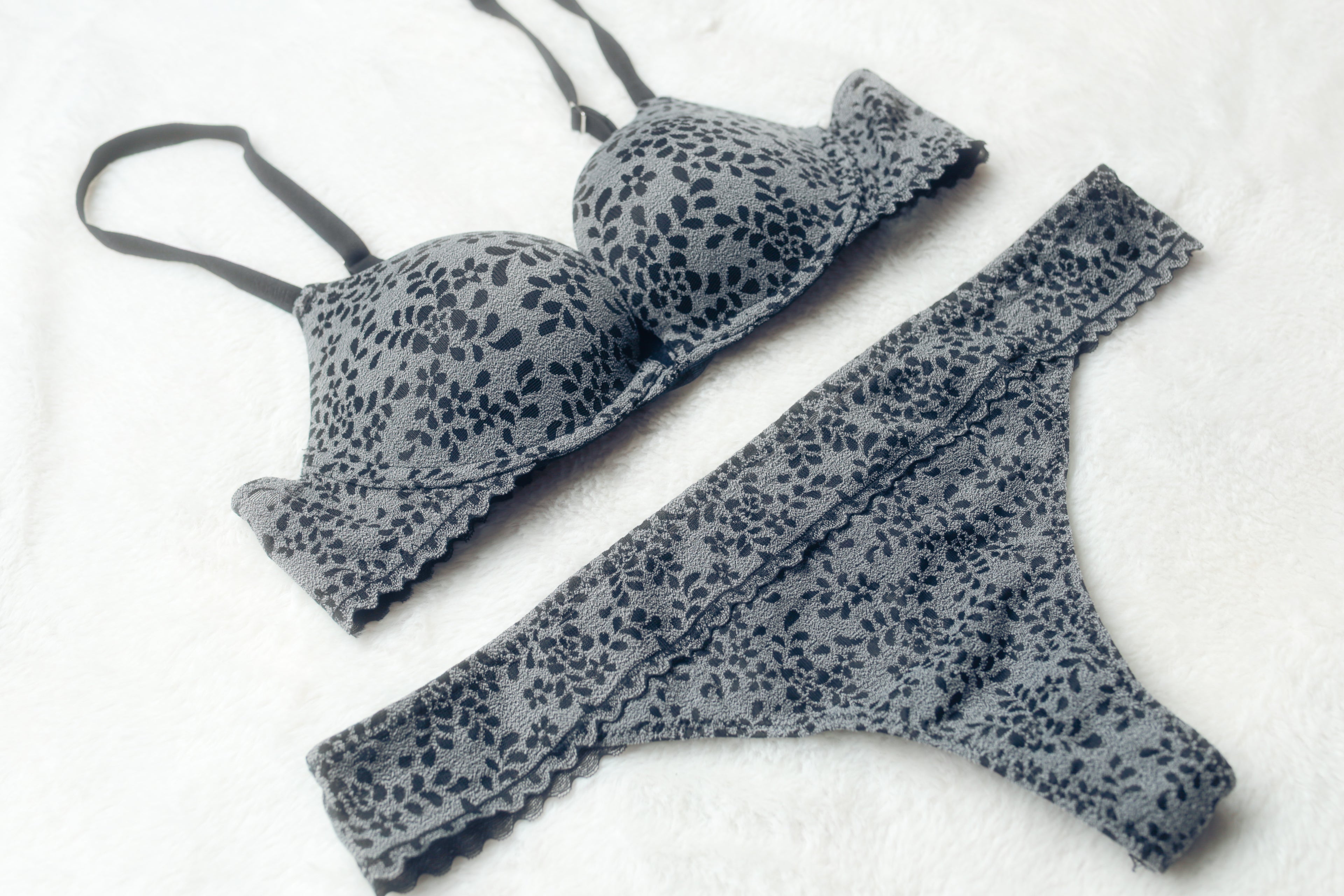 Adore Me 34A Padded Push-up Underwire T-shirt Bra and Panty Set Gray